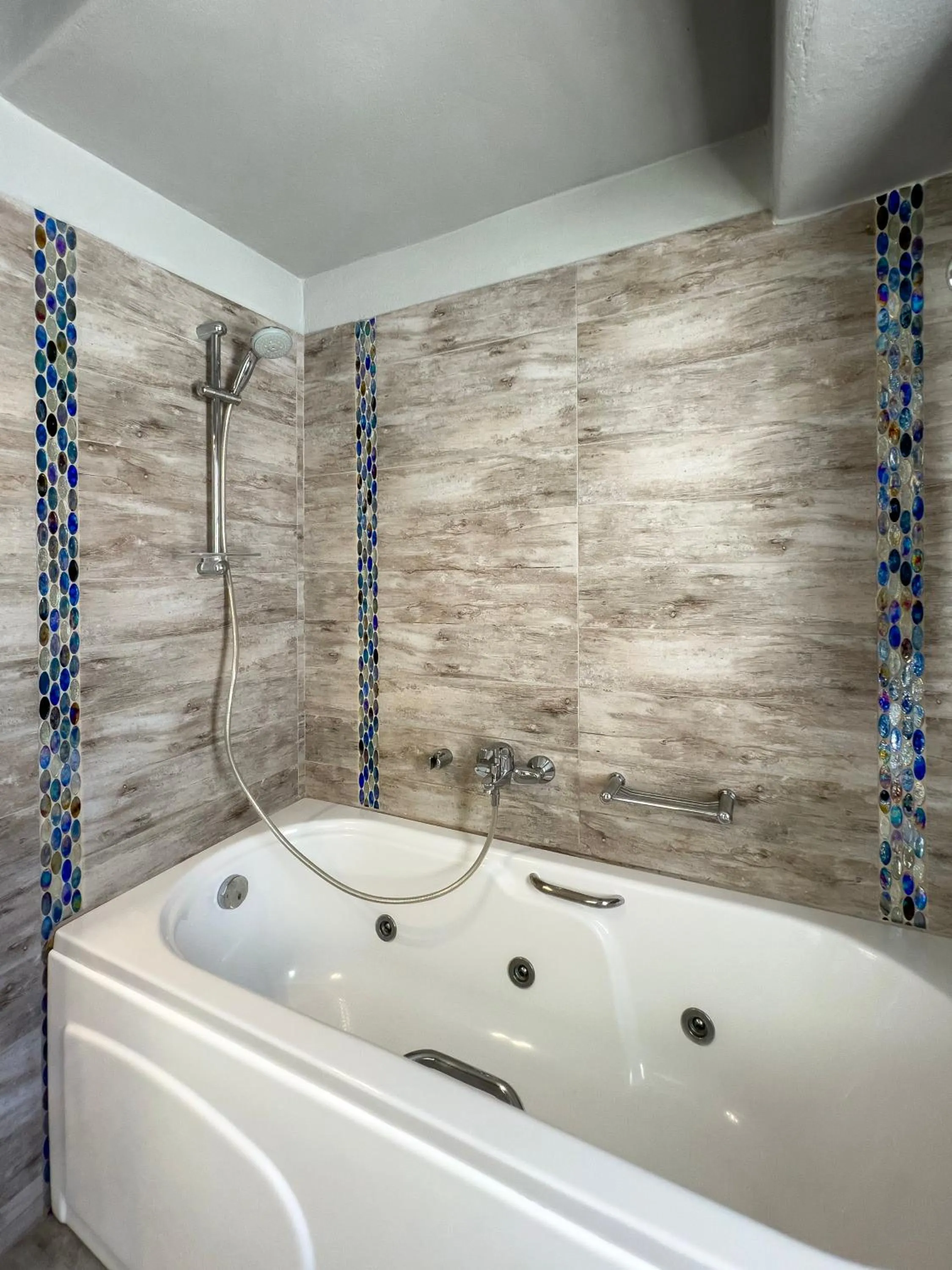 Aspalathras White Hotel