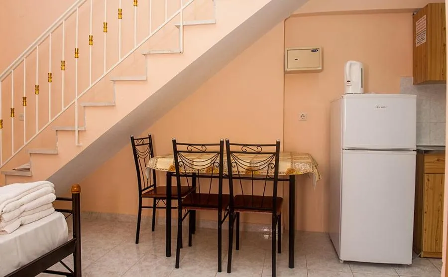 Dining area in Paradise Studios