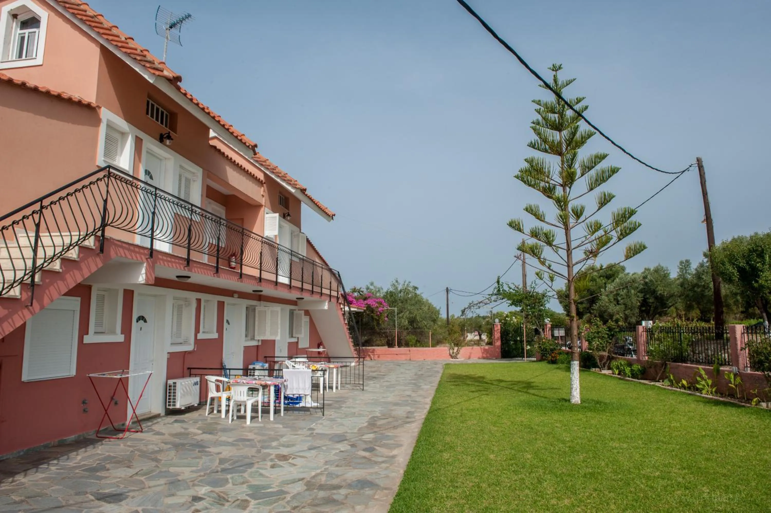 Facade/entrance in Paradise Studios