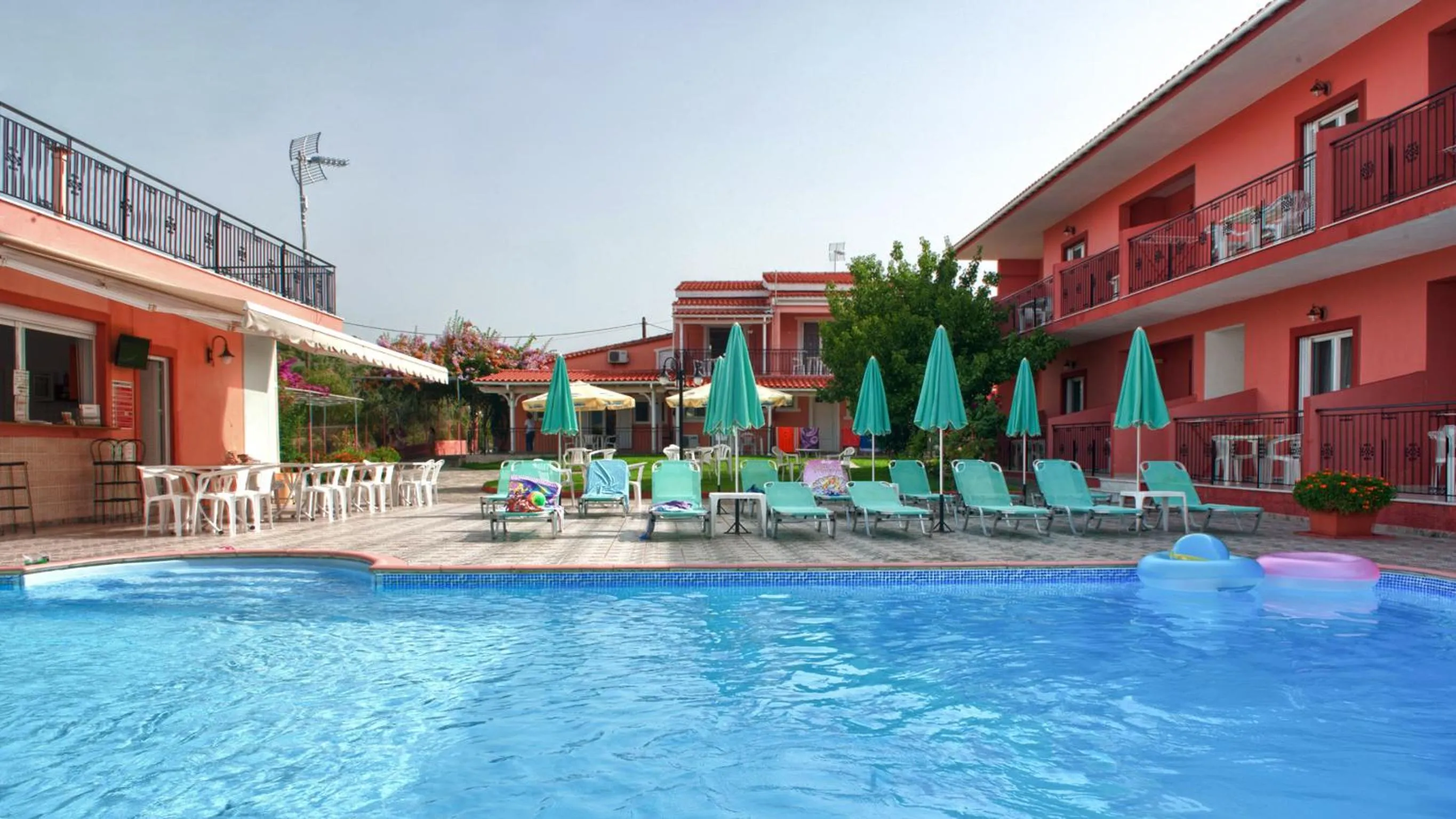 Swimming pool in Paradise Studios