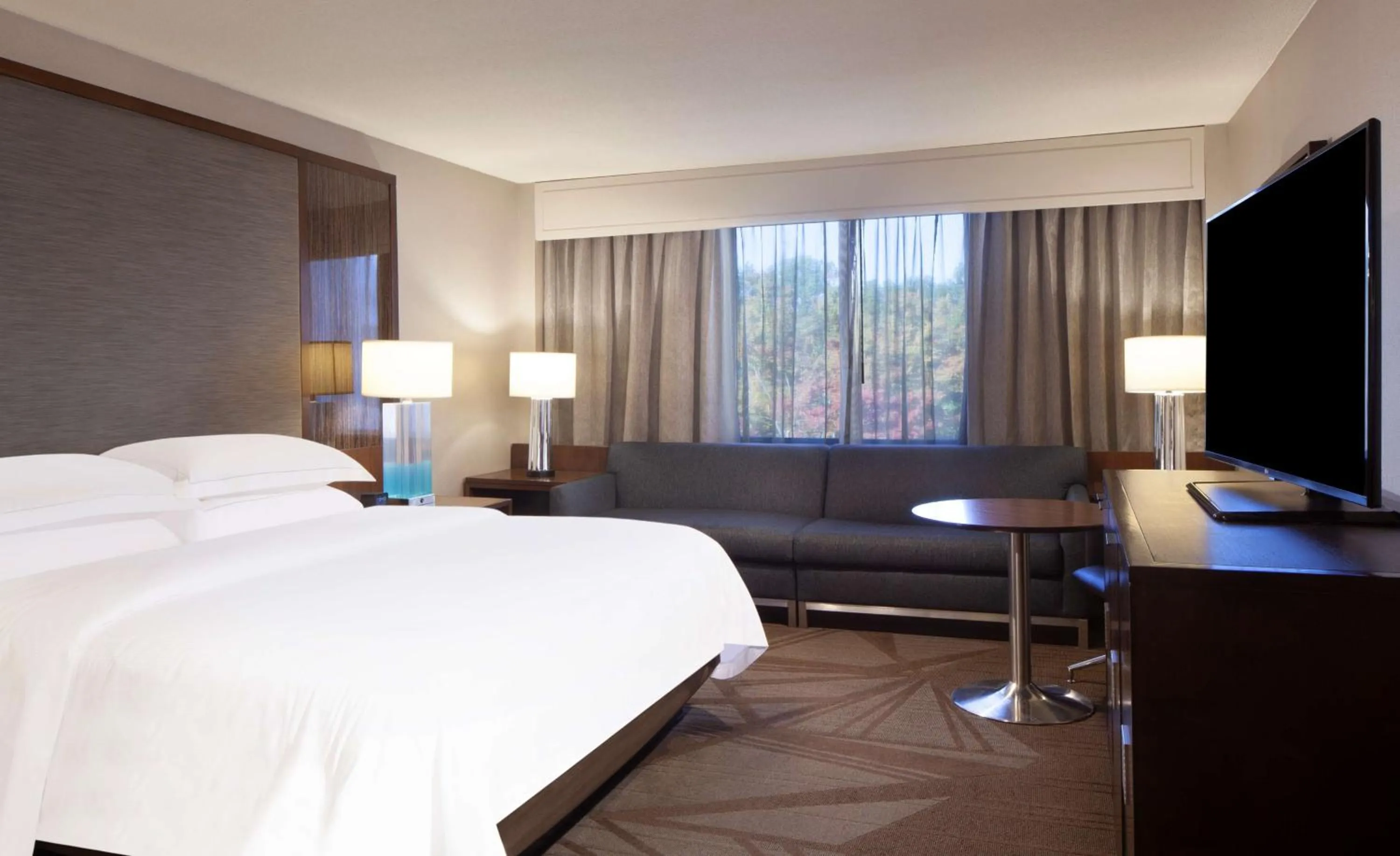 Bedroom, Bed in Hilton Parsippany