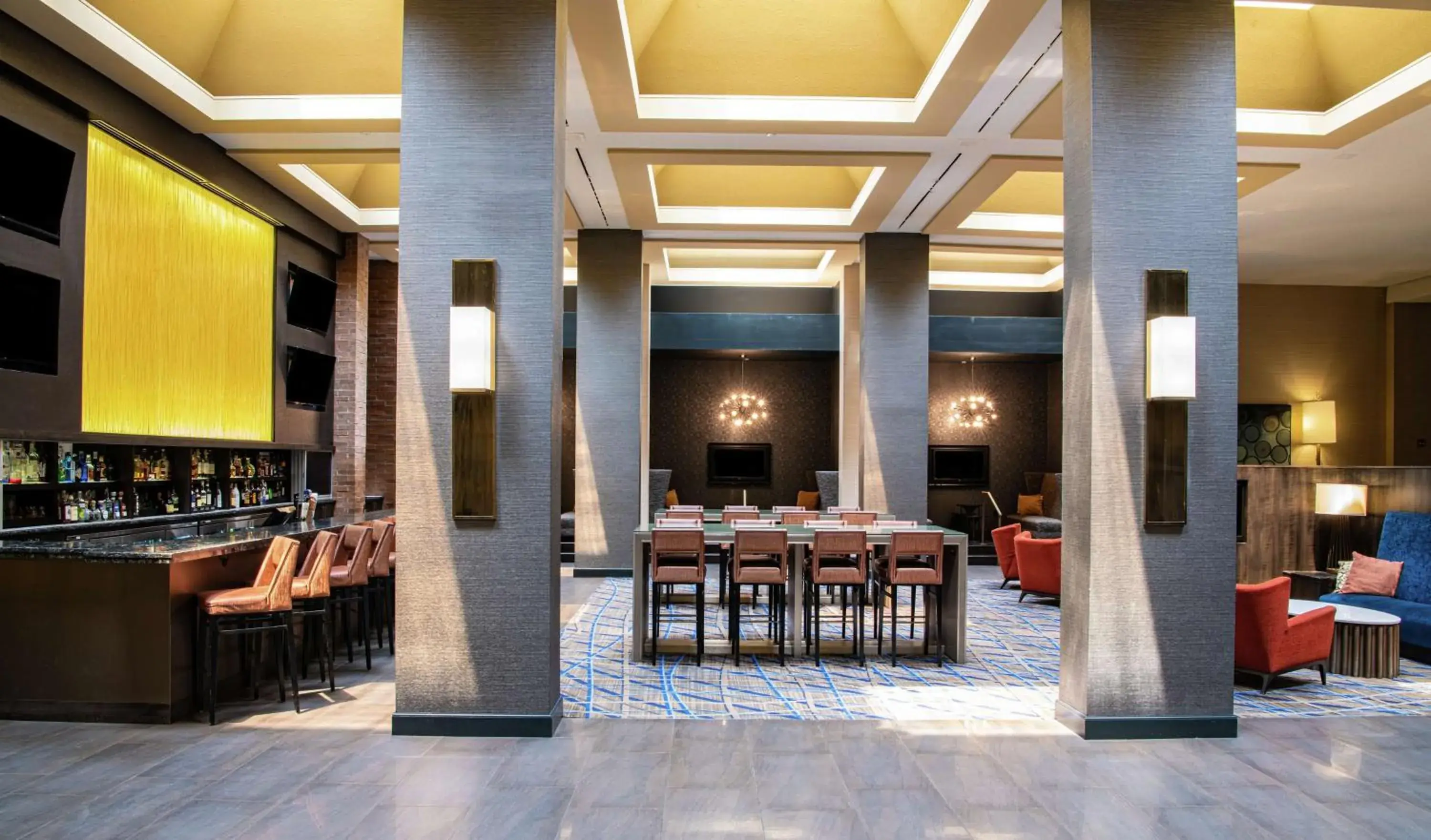 Lounge or bar in Hilton Parsippany Lounge or bar in Hilton Parsippany