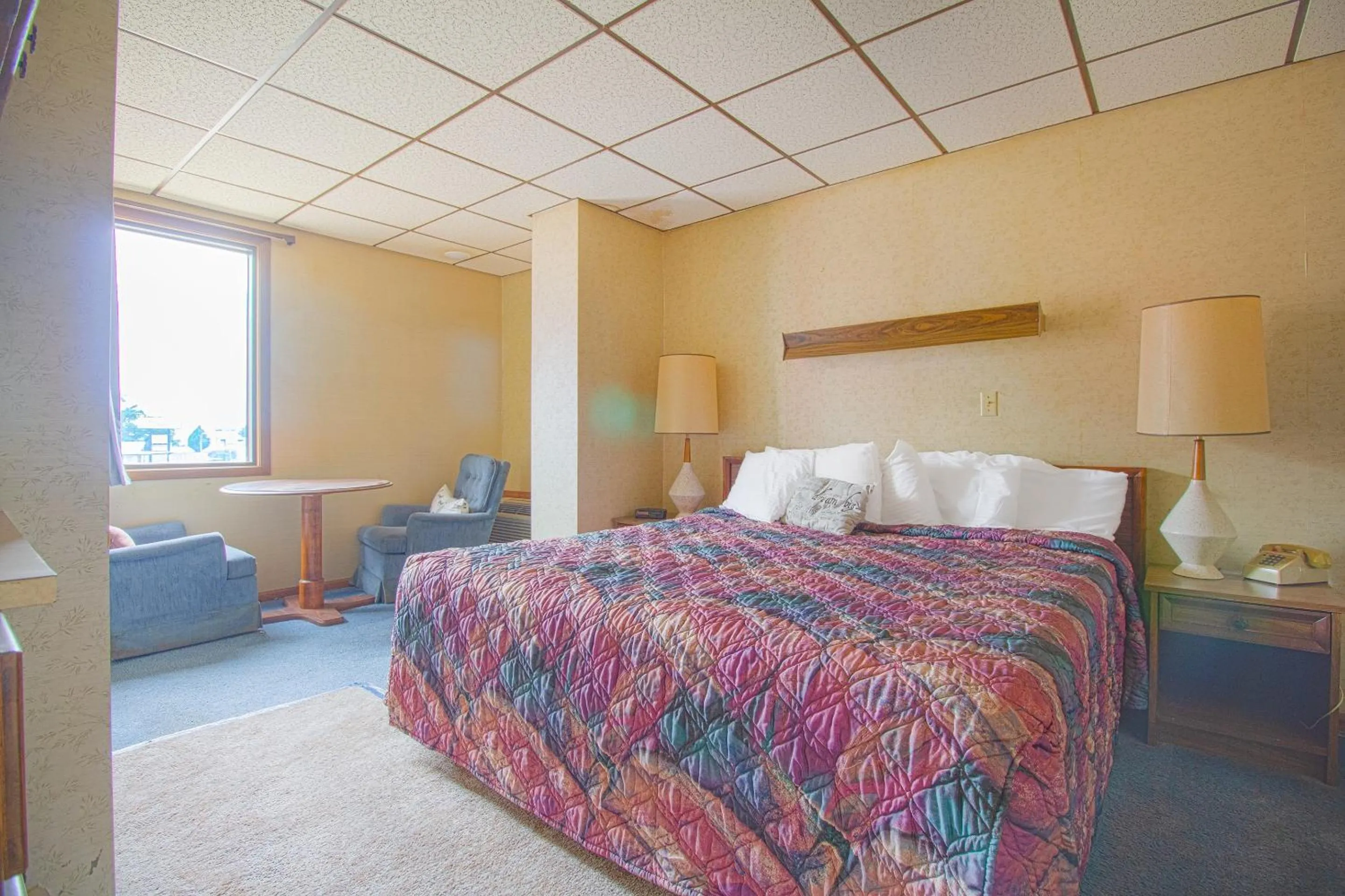 Bedroom, Bed in HomeTown Inn By OYO - Liberal, KS