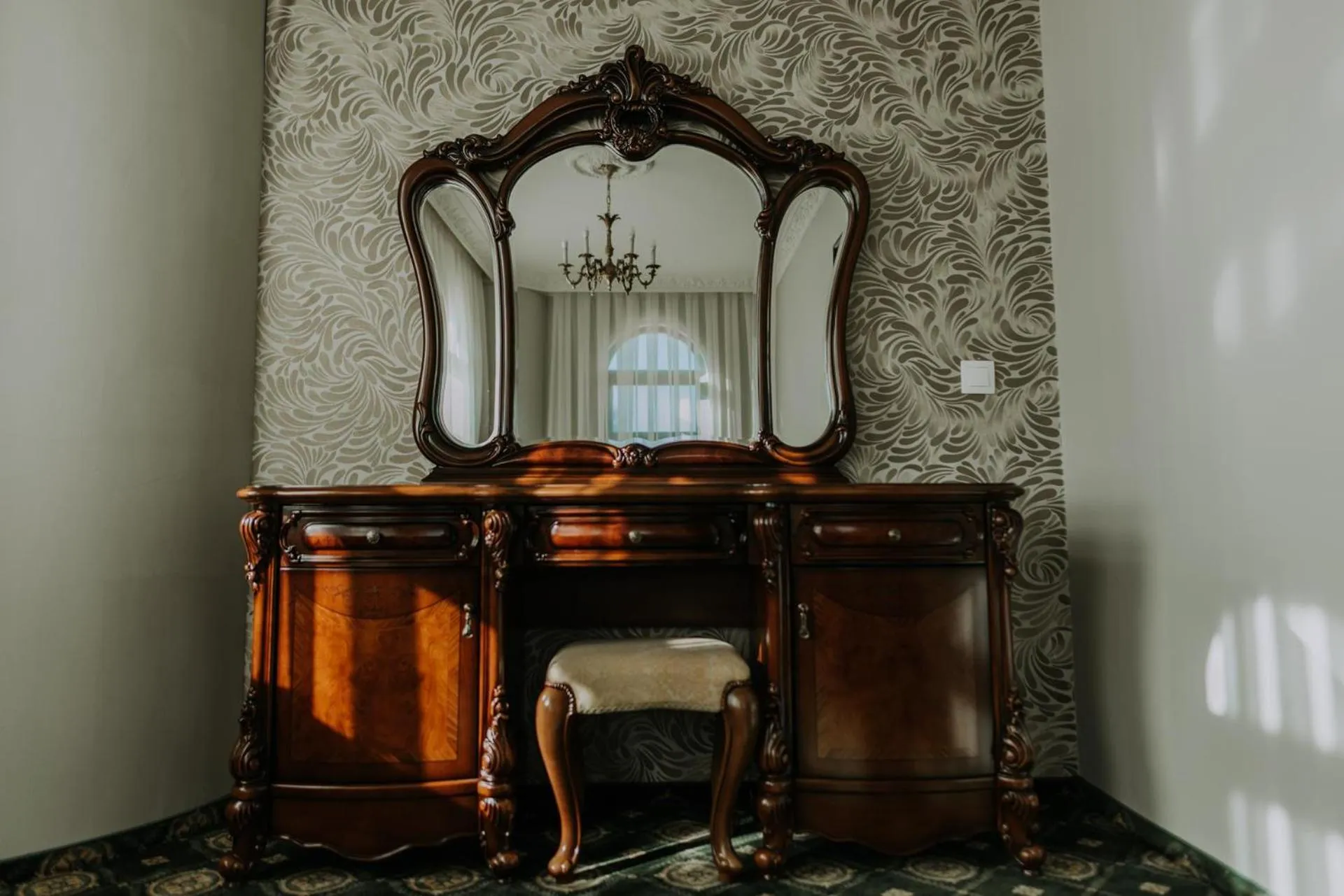 Photo of the whole room in Regal Beius