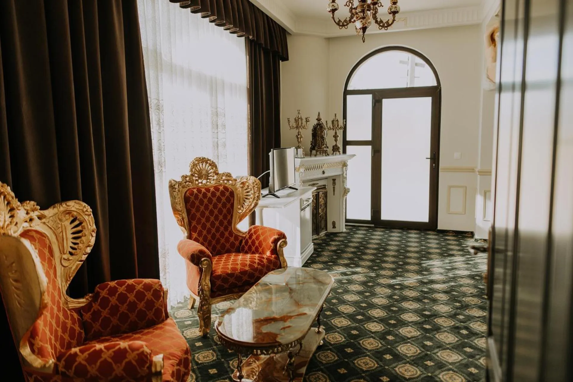 Photo of the whole room in Regal Beius