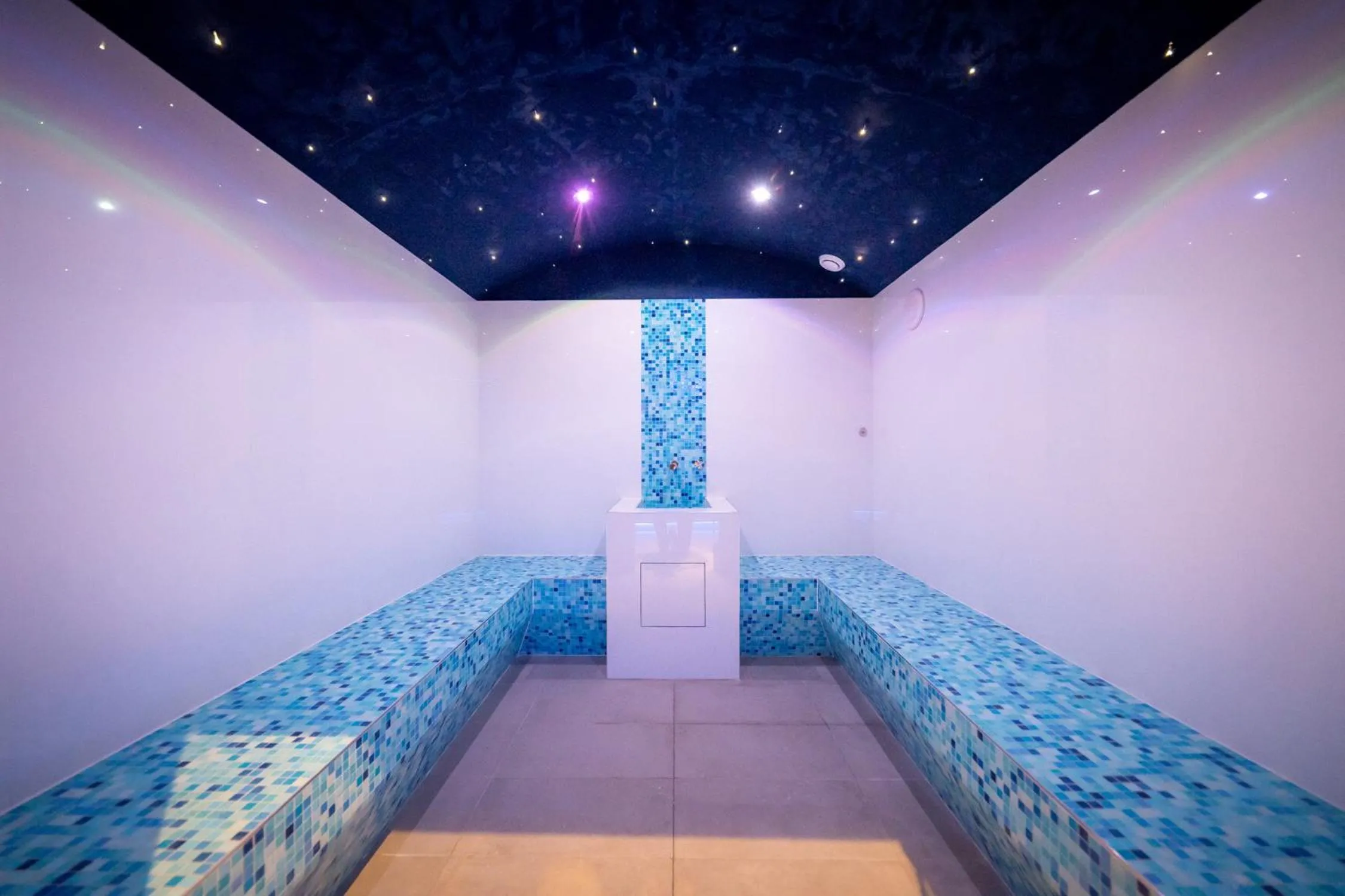 Steam room in International Beach Hotel
