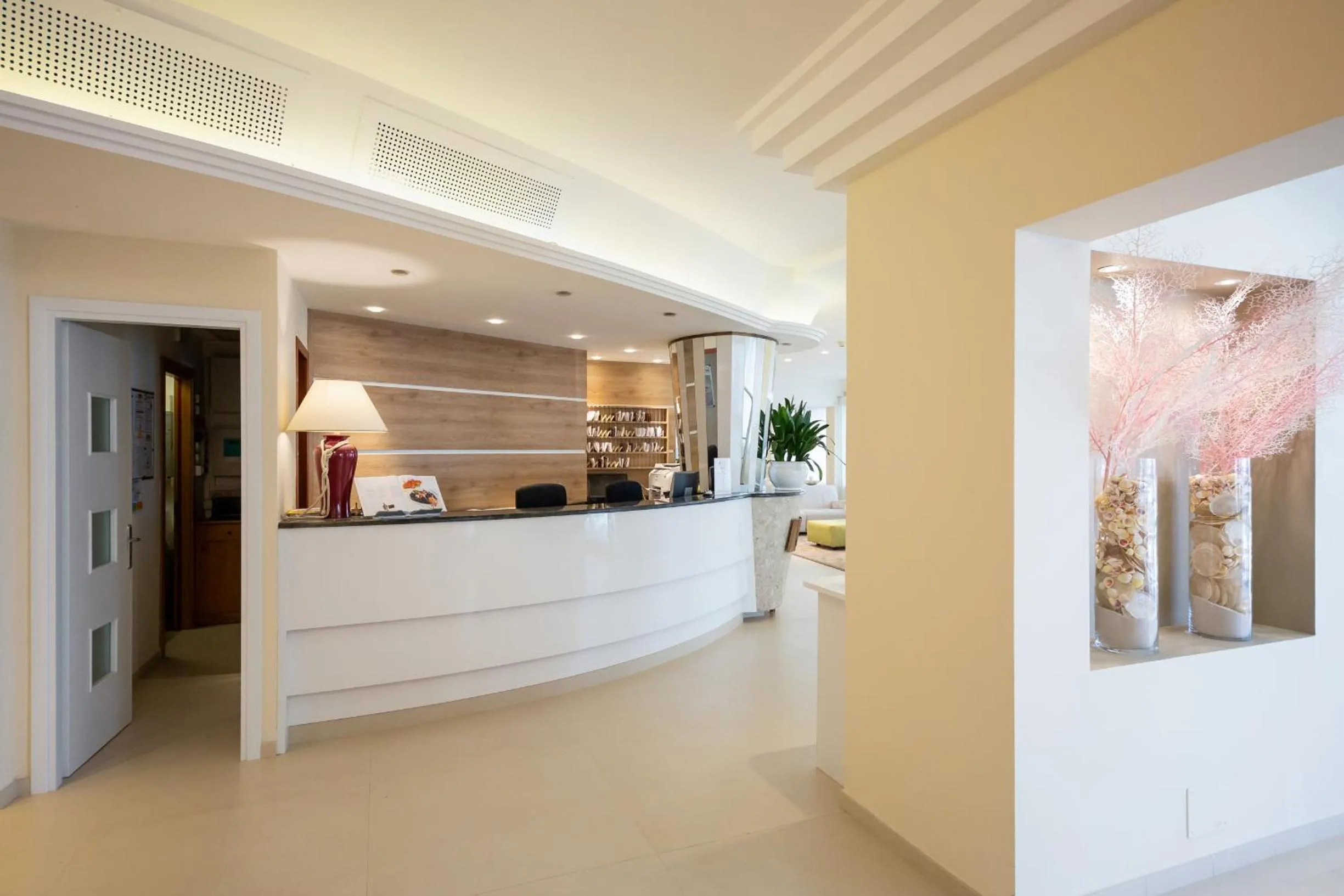 Lobby or reception in International Beach Hotel