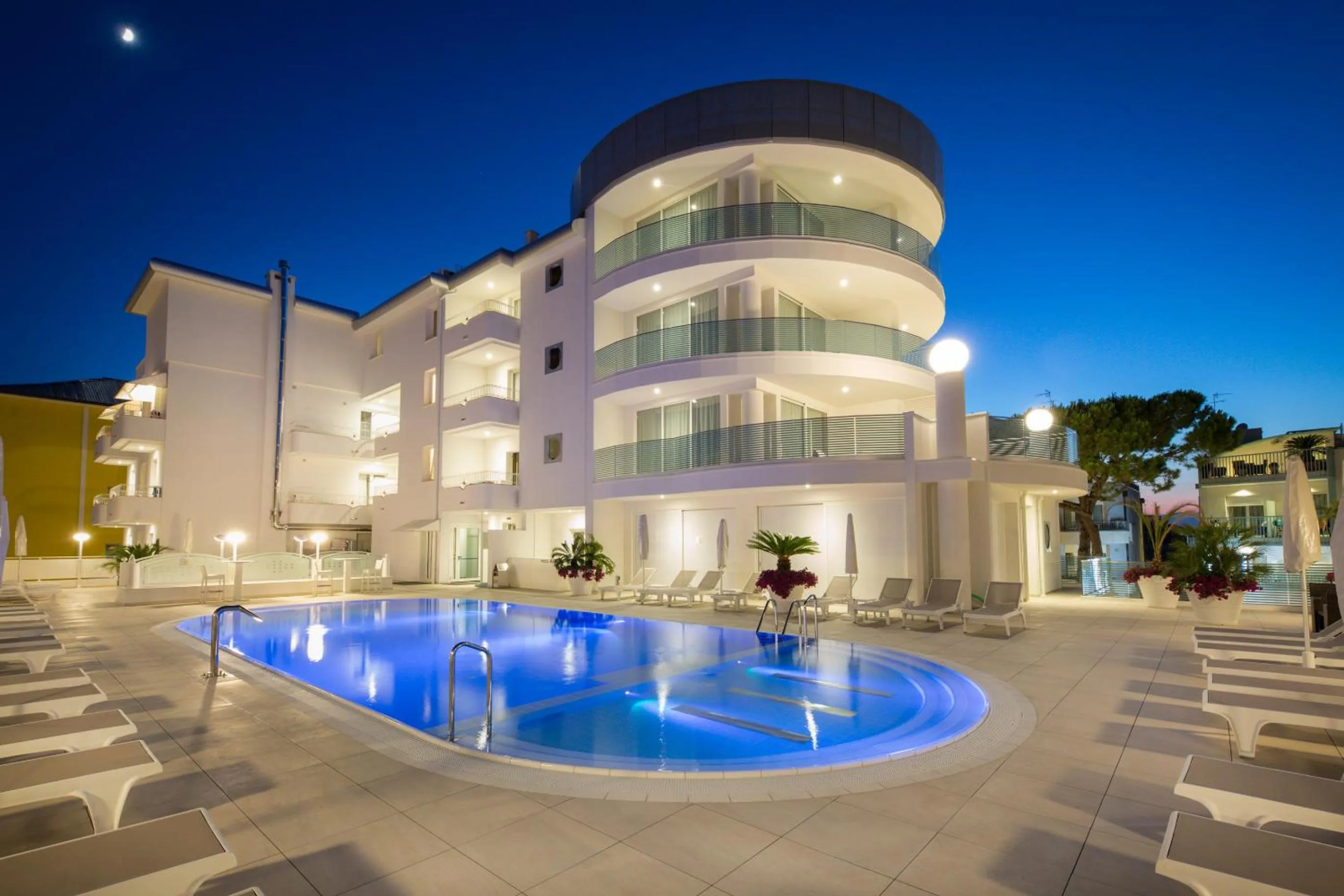Pool view in International Beach Hotel