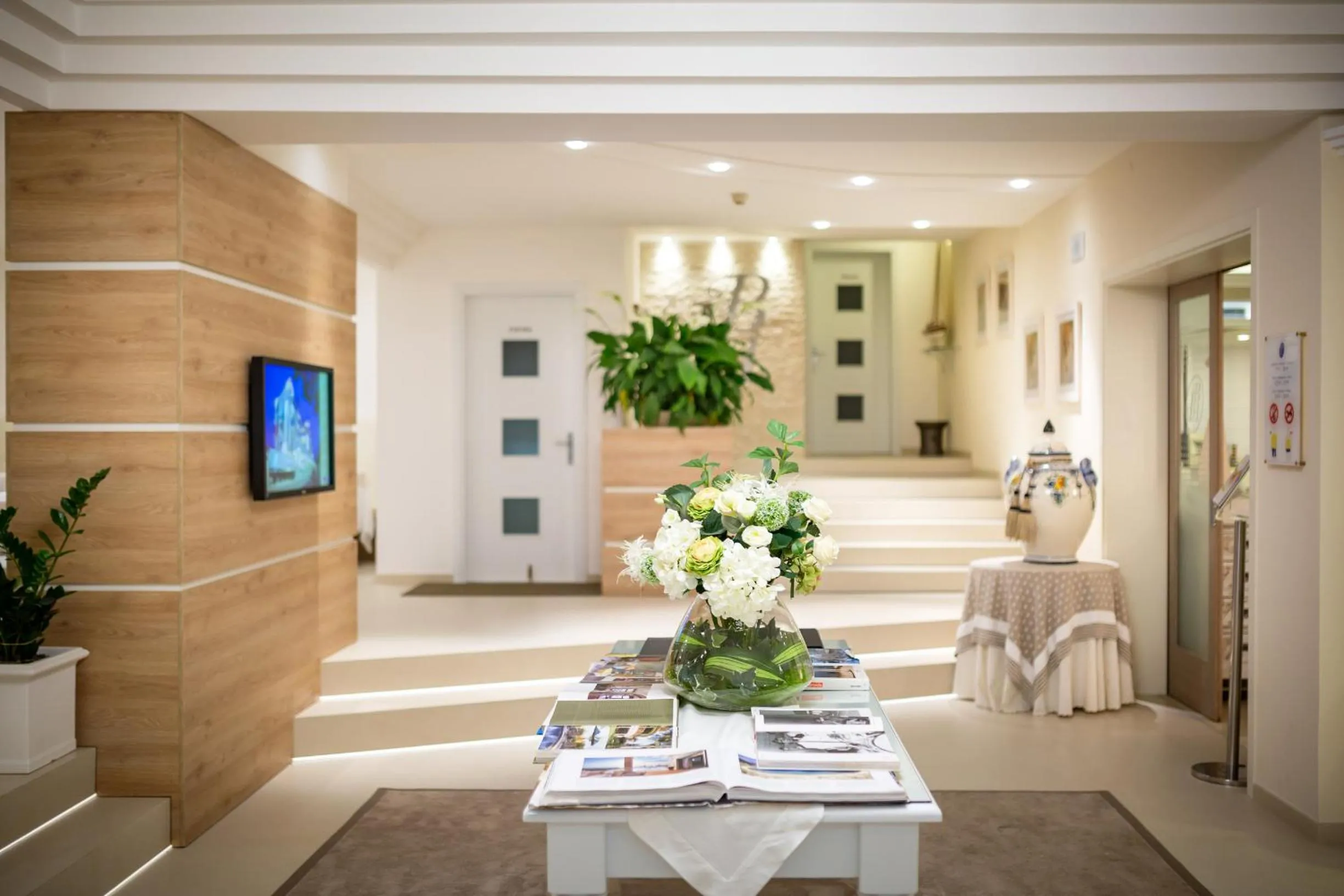 Lobby or reception in International Beach Hotel