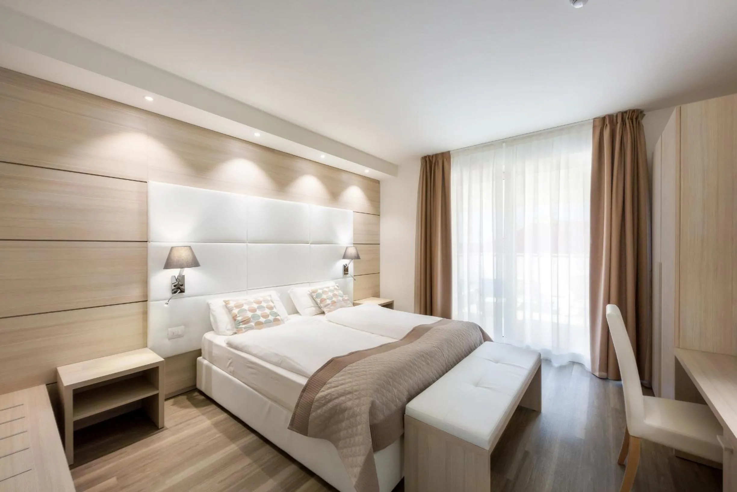 Bedroom, Bed in International Beach Hotel