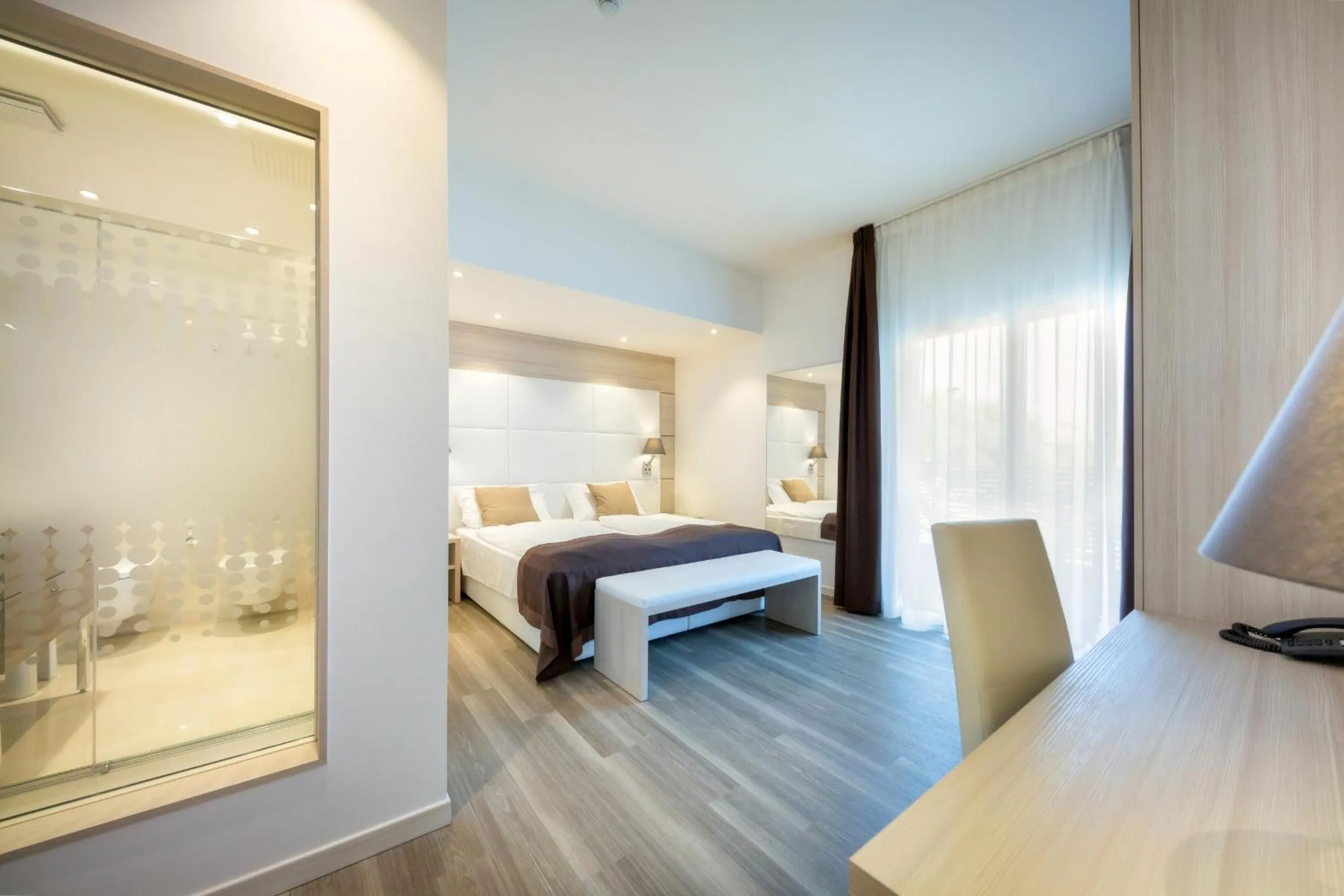 Bedroom, Bed in International Beach Hotel