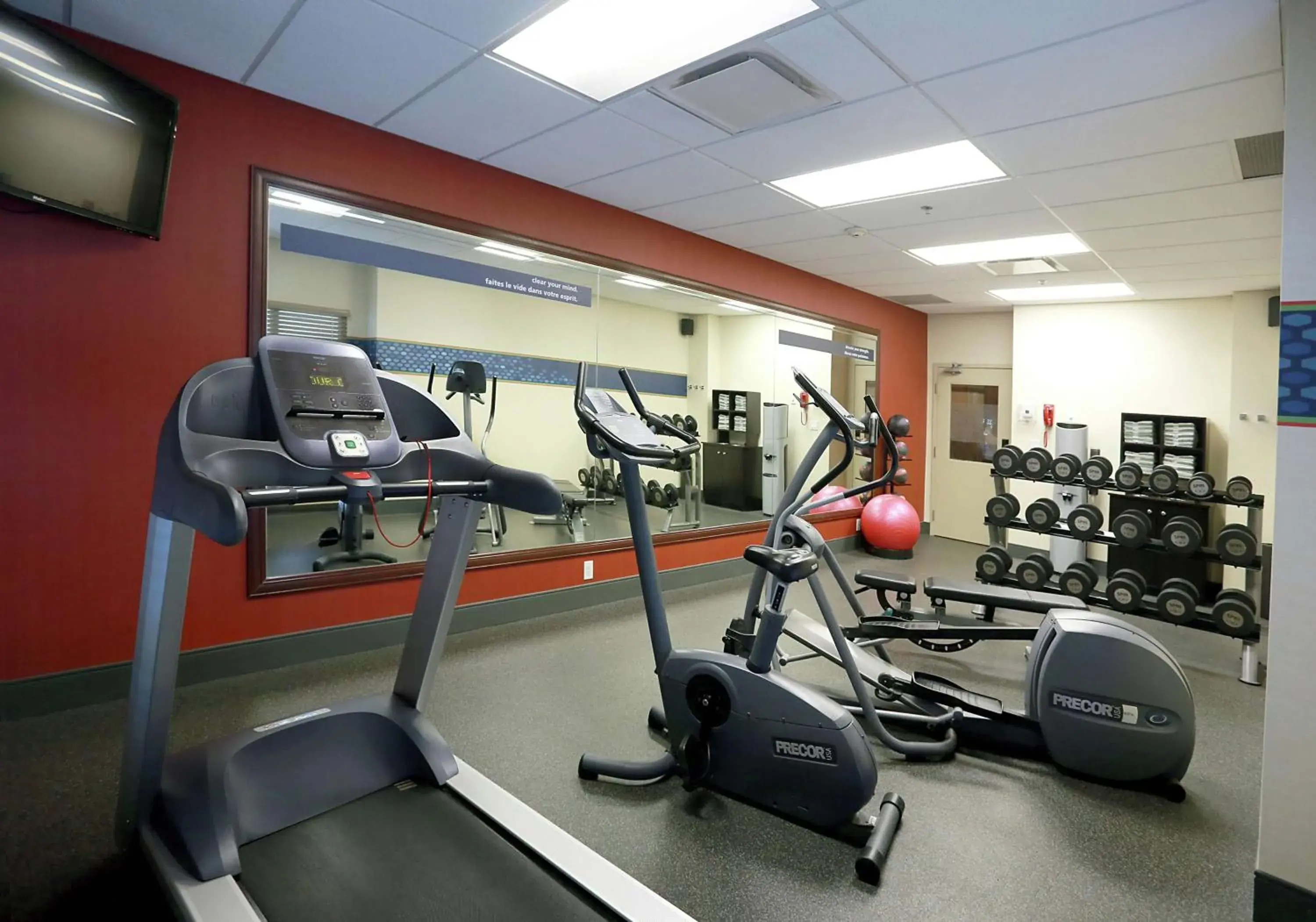 Fitness centre/facilities in Hampton Inn & Suites Laval Fitness centre/facilities in Hampton Inn & Suites Laval