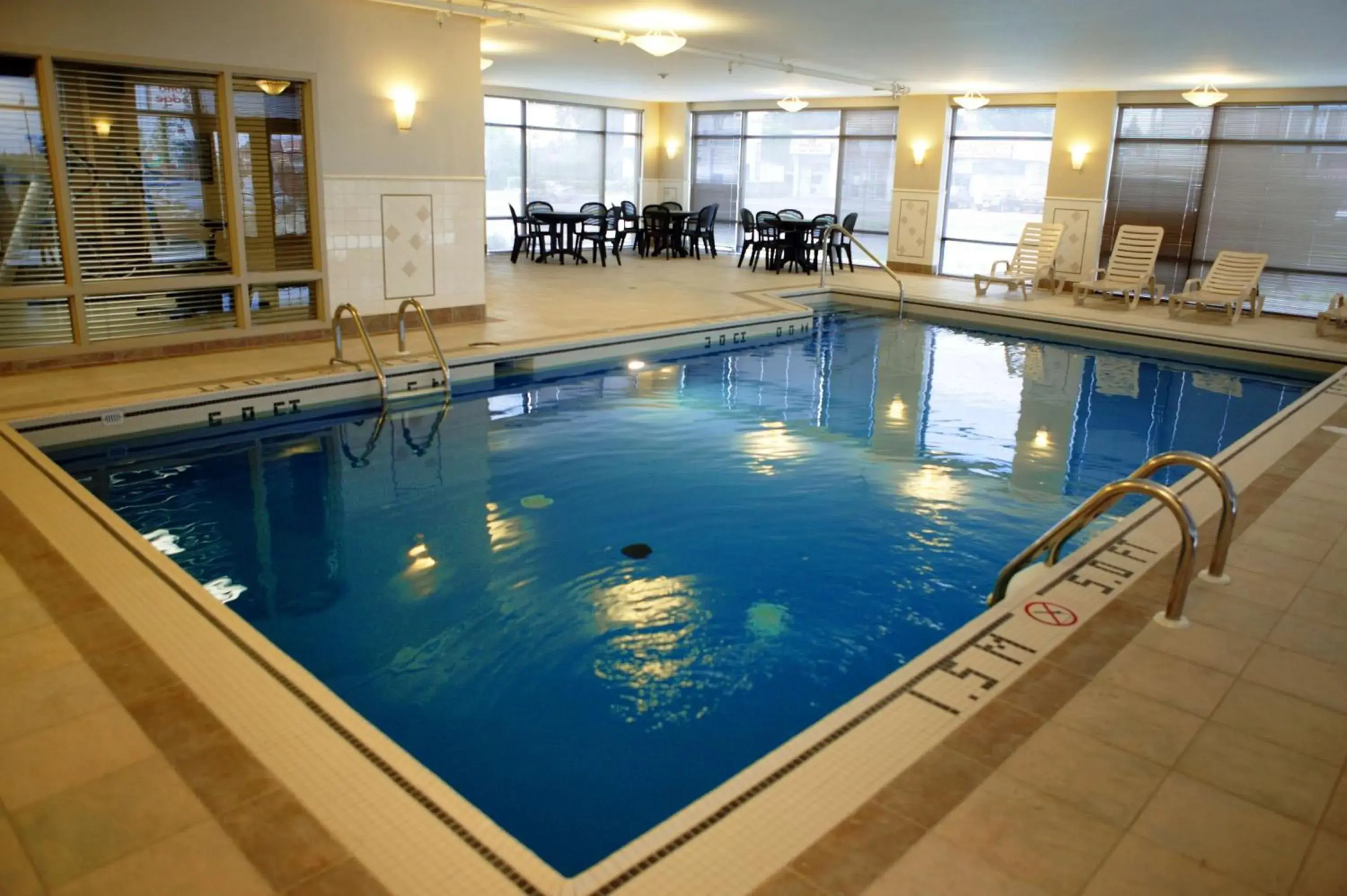 Pool view in Hampton Inn & Suites Laval Pool view in Hampton Inn & Suites Laval