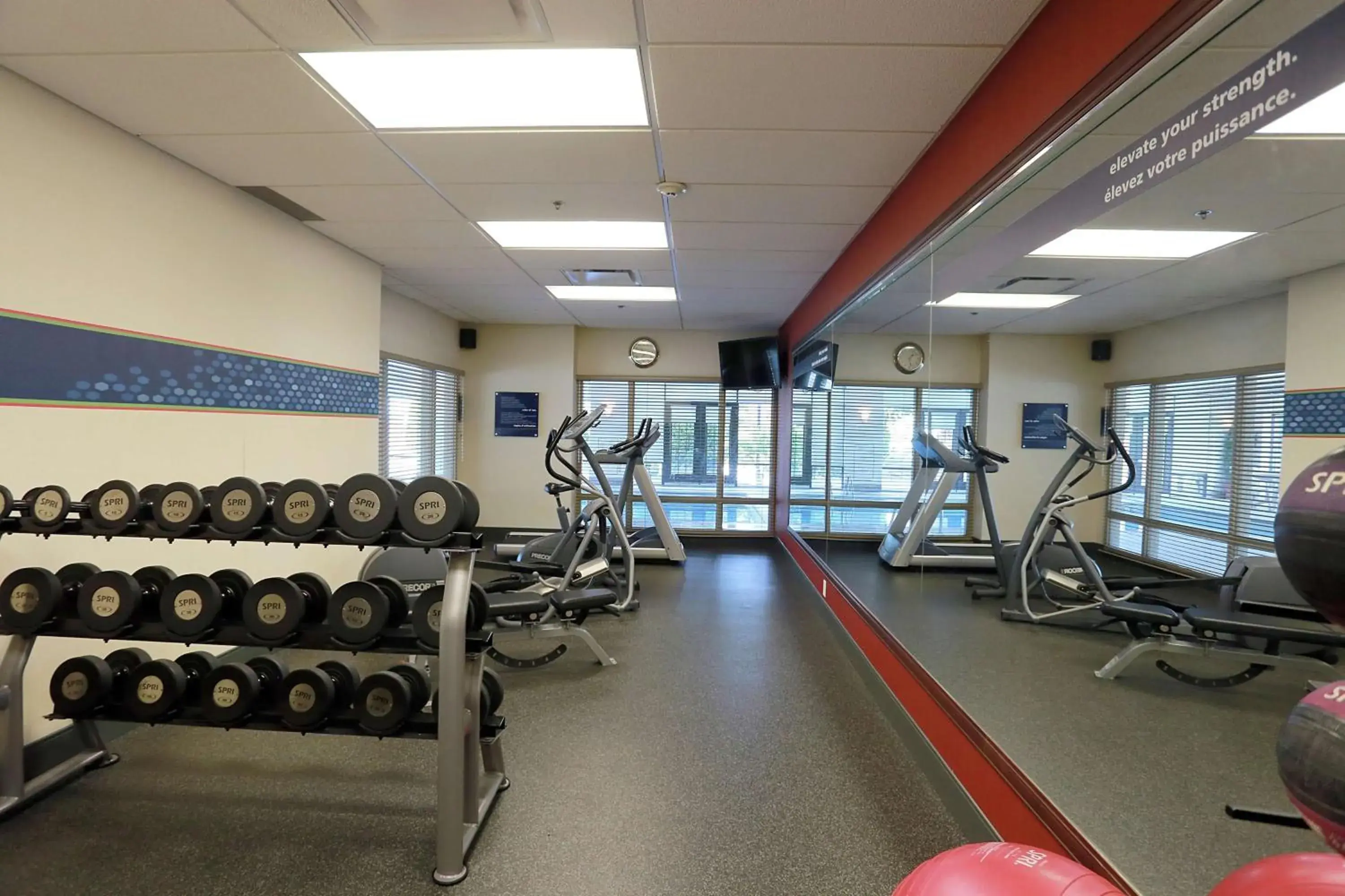 Fitness centre/facilities in Hampton Inn & Suites Laval Fitness centre/facilities in Hampton Inn & Suites Laval