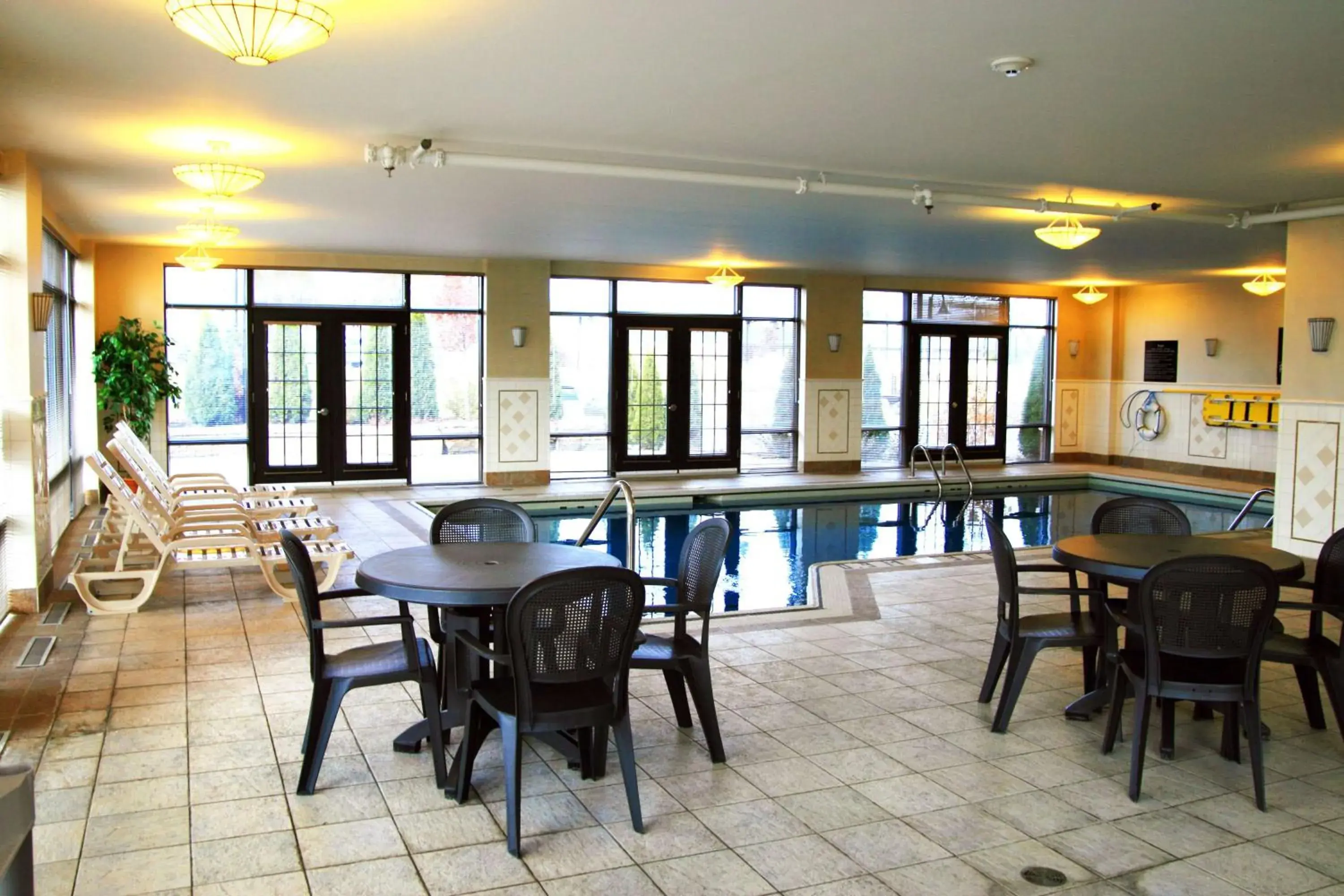 Pool view in Hampton Inn & Suites Laval Pool view in Hampton Inn & Suites Laval