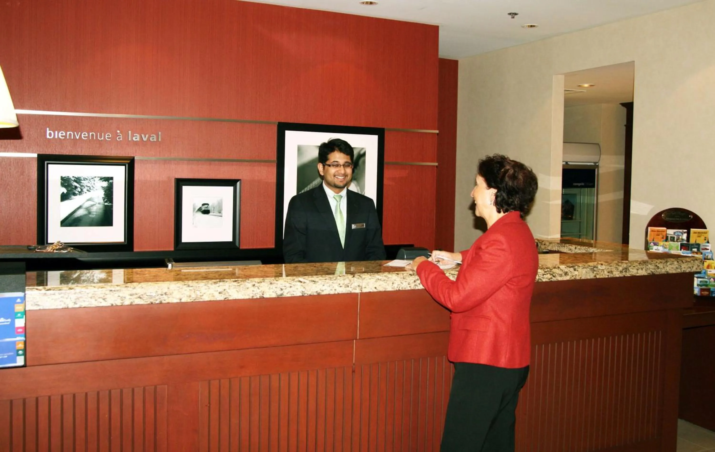 Lobby or reception in Hampton Inn & Suites Laval