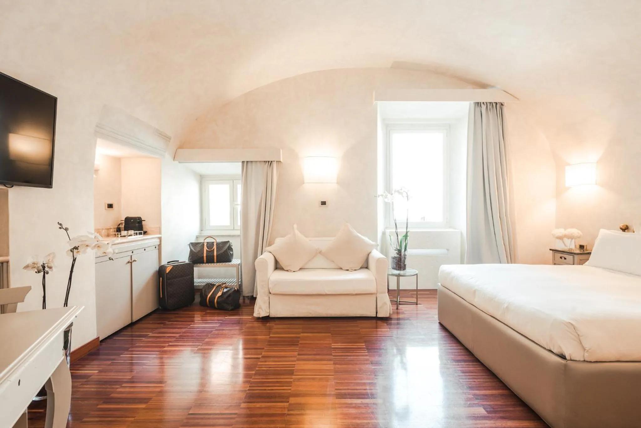 TV and multimedia, Bed in Teichnersuite