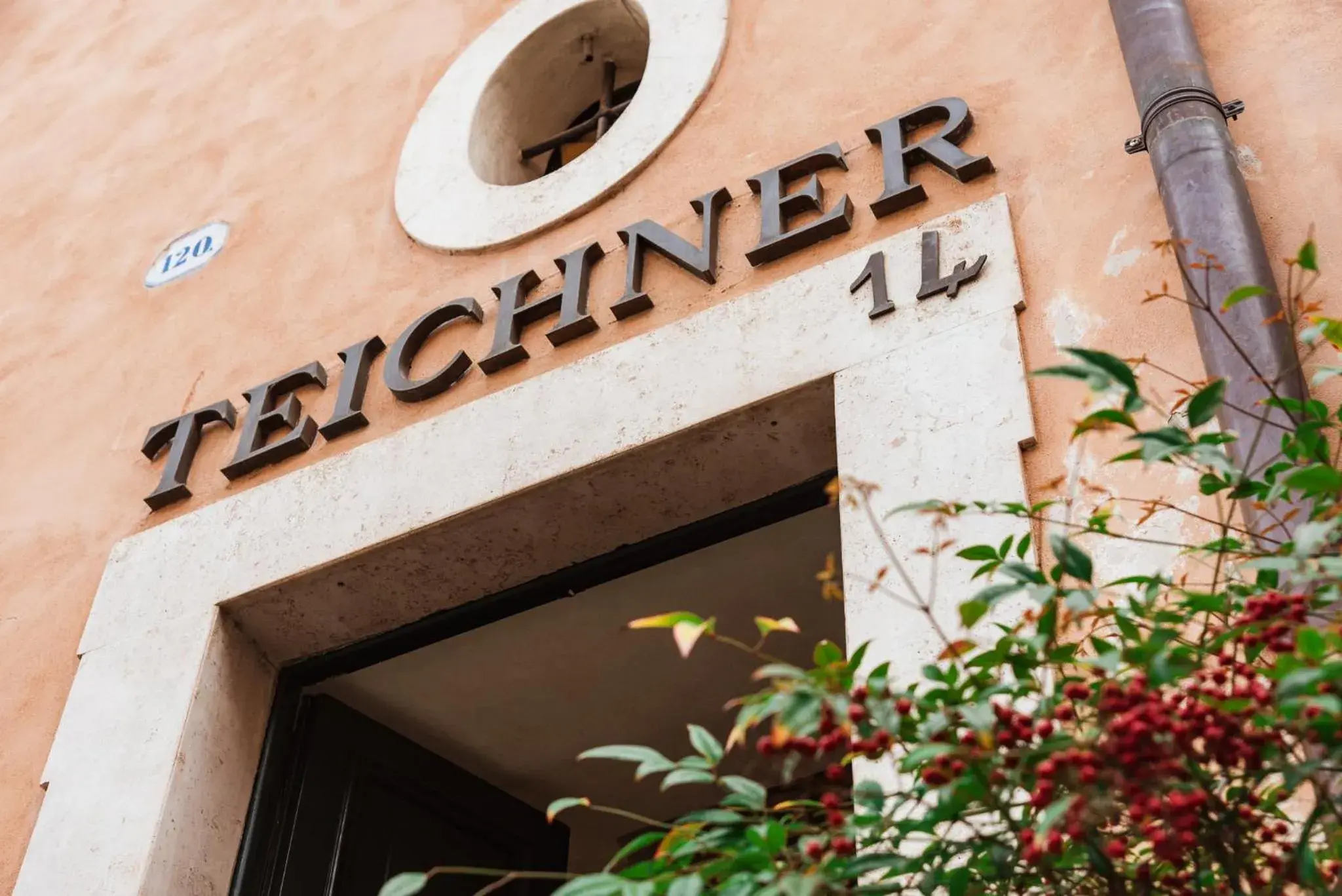 Property building in Teichnersuite Property building in Teichnersuite