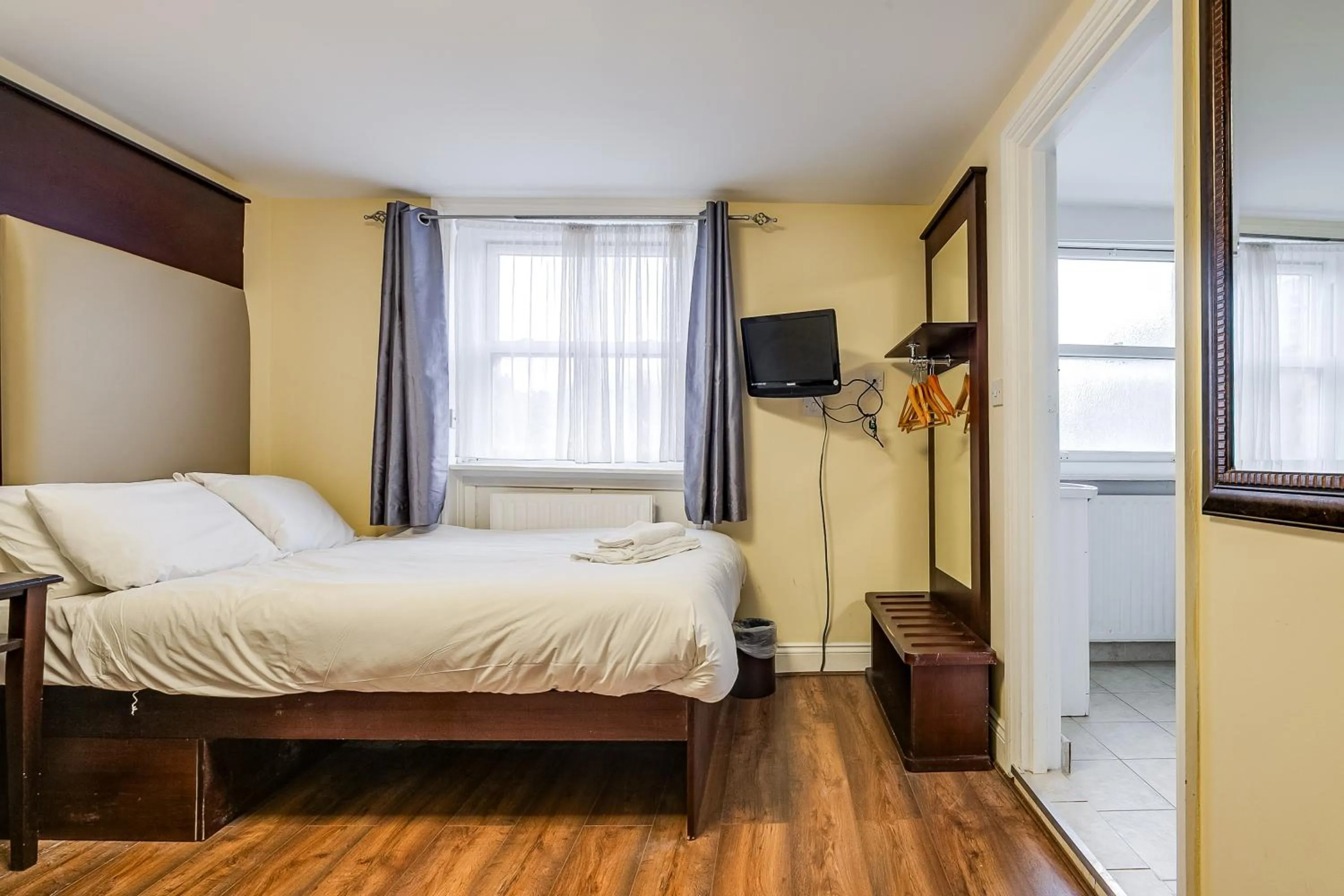 Bed in Astoria Hotel