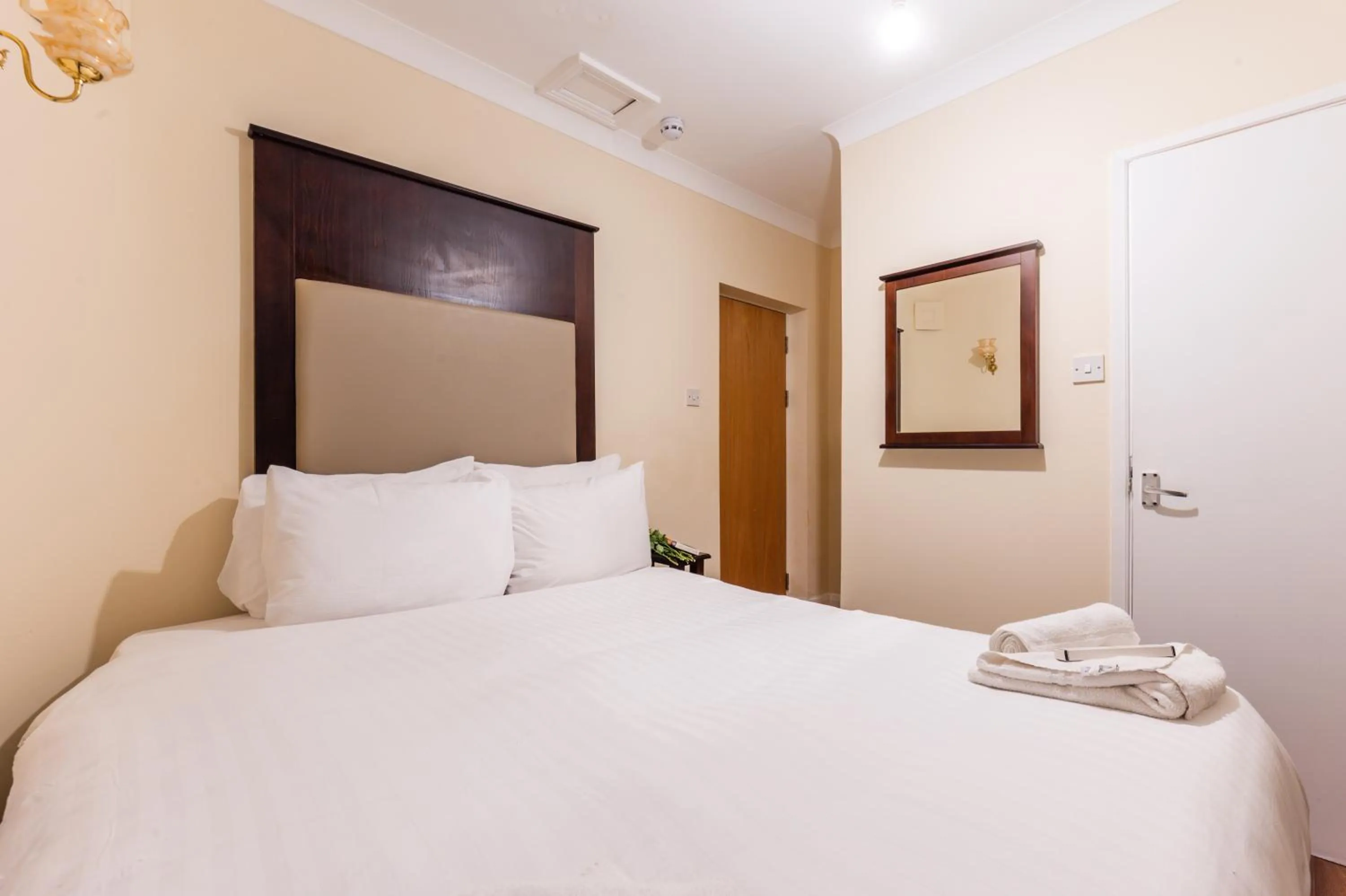 Bed in Astoria Hotel