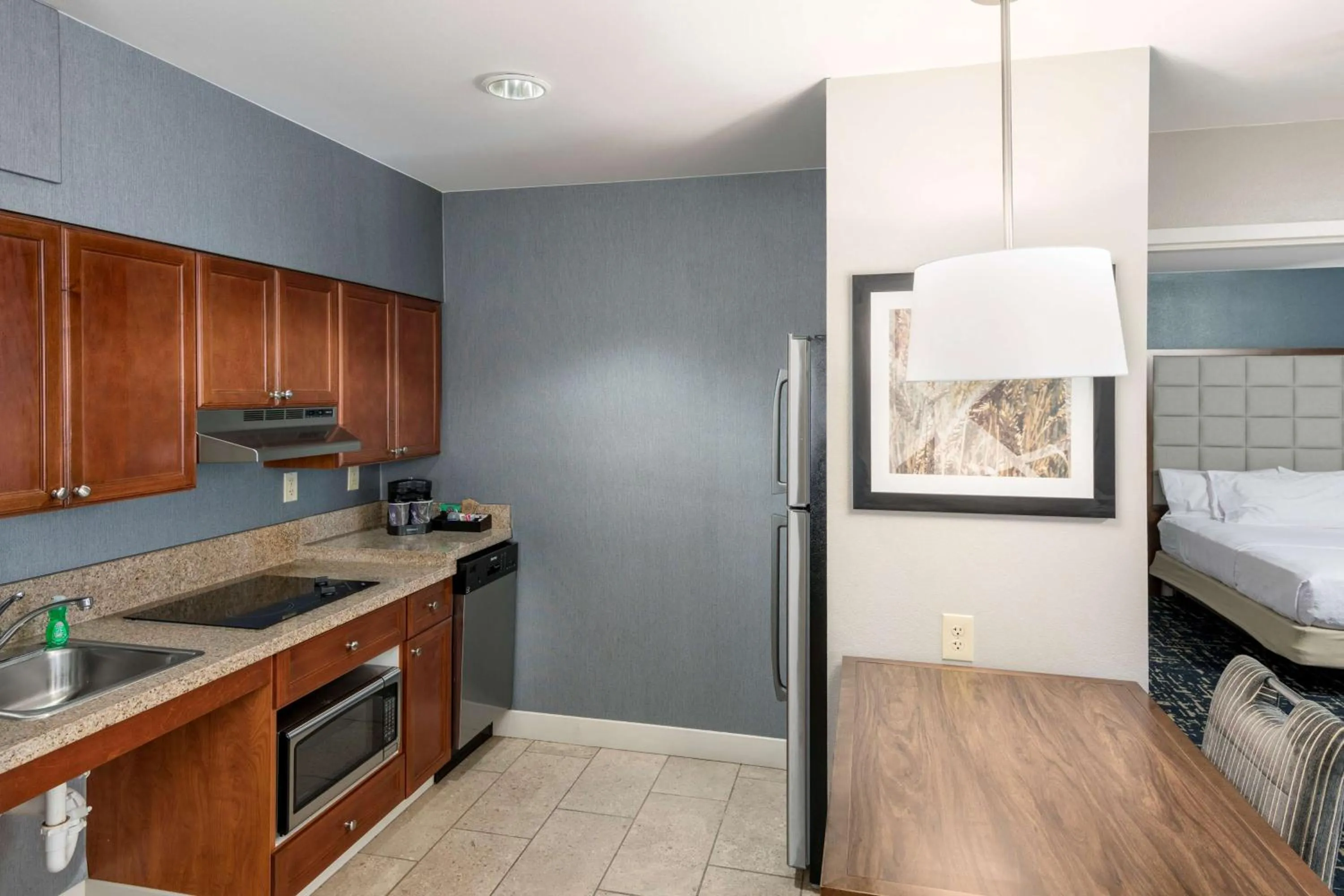 Kitchen or kitchenette, Bed in Homewood Suites by Hilton Mount Laurel