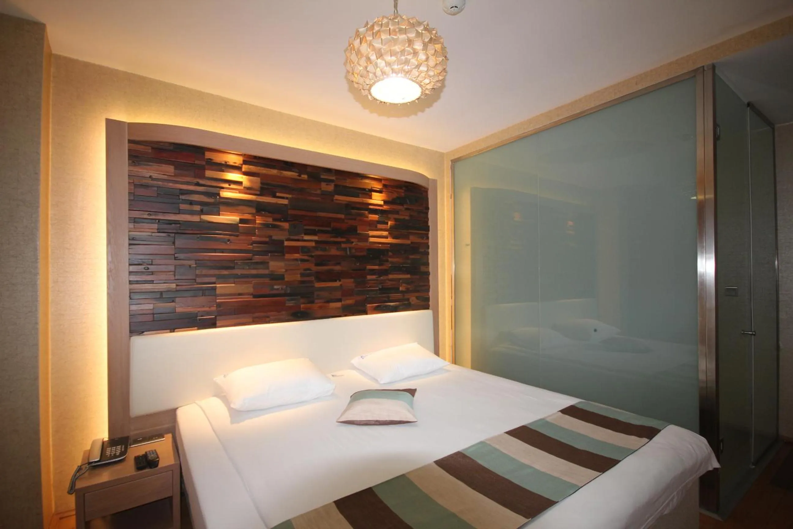 Massage, Bed in Ayderoom Hotel