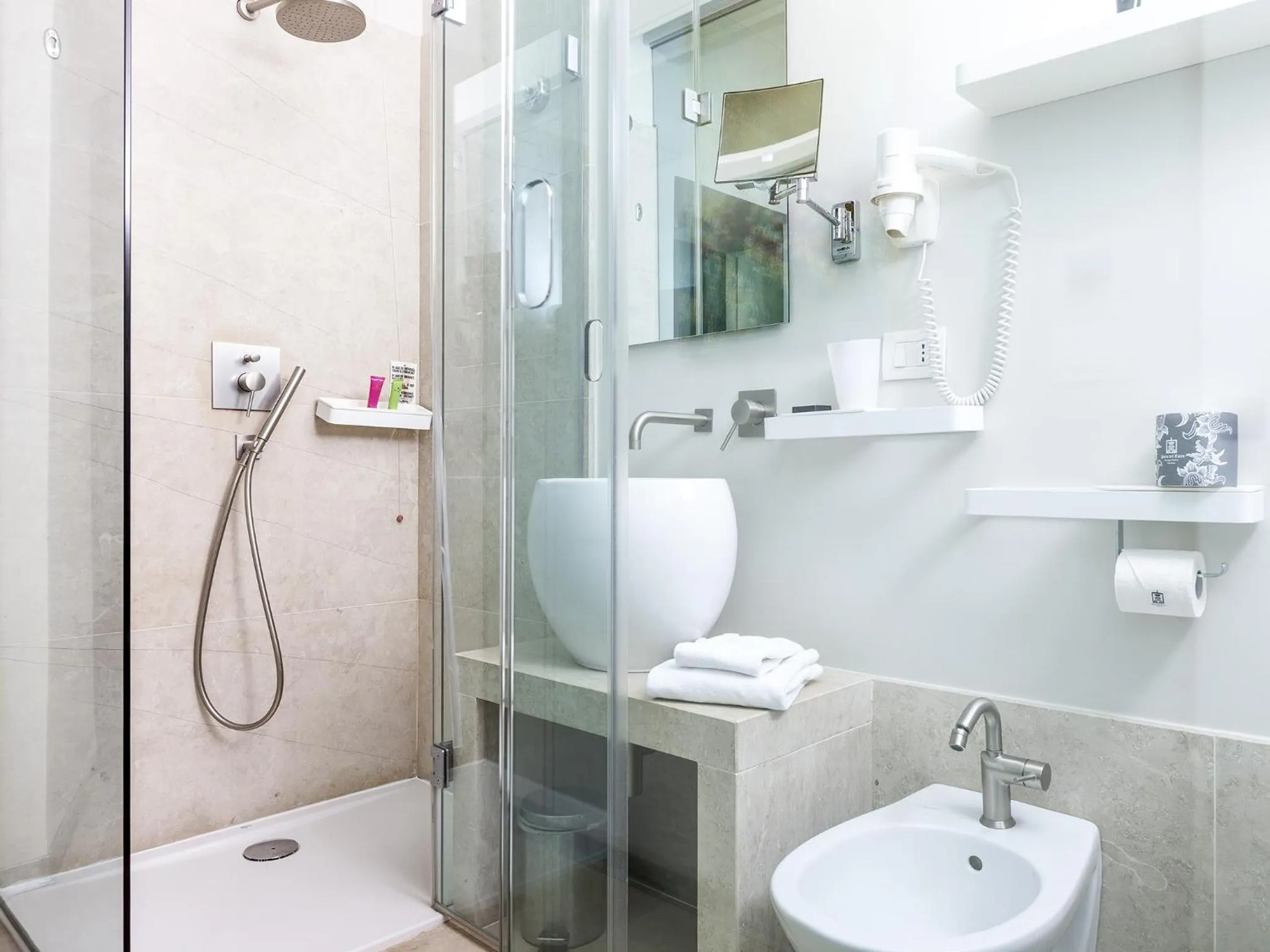 Bathroom in Porta del Tocco Design Rooms