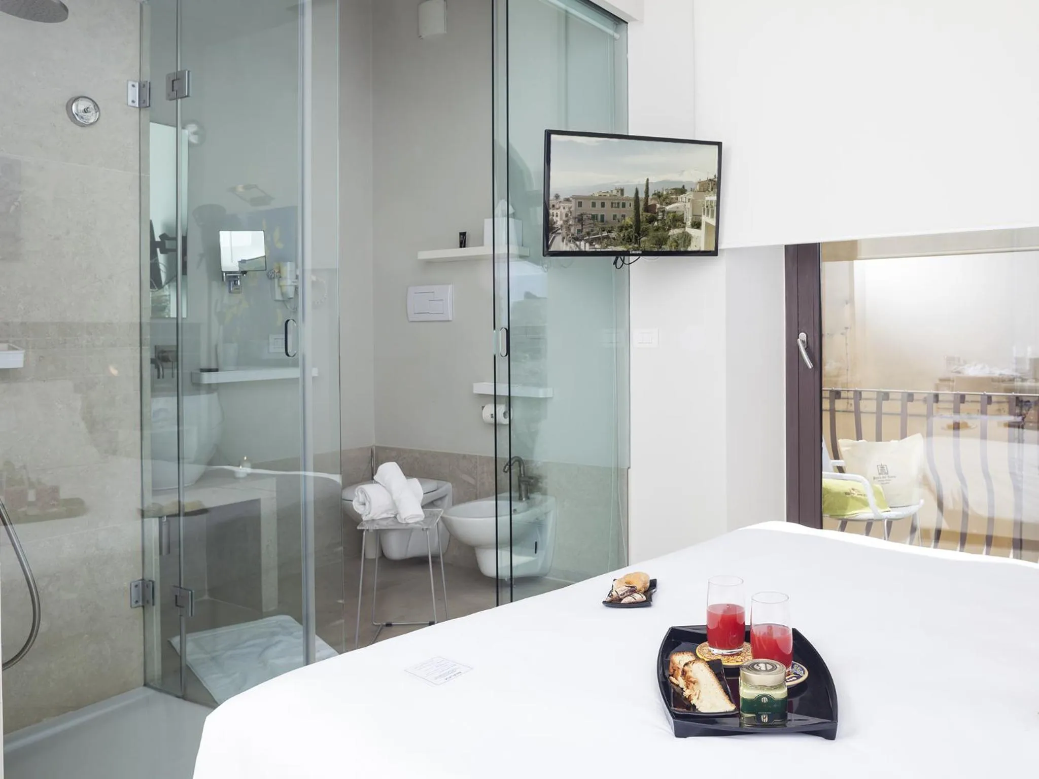 Photo of the whole room, Bathroom in Porta del Tocco Design Rooms