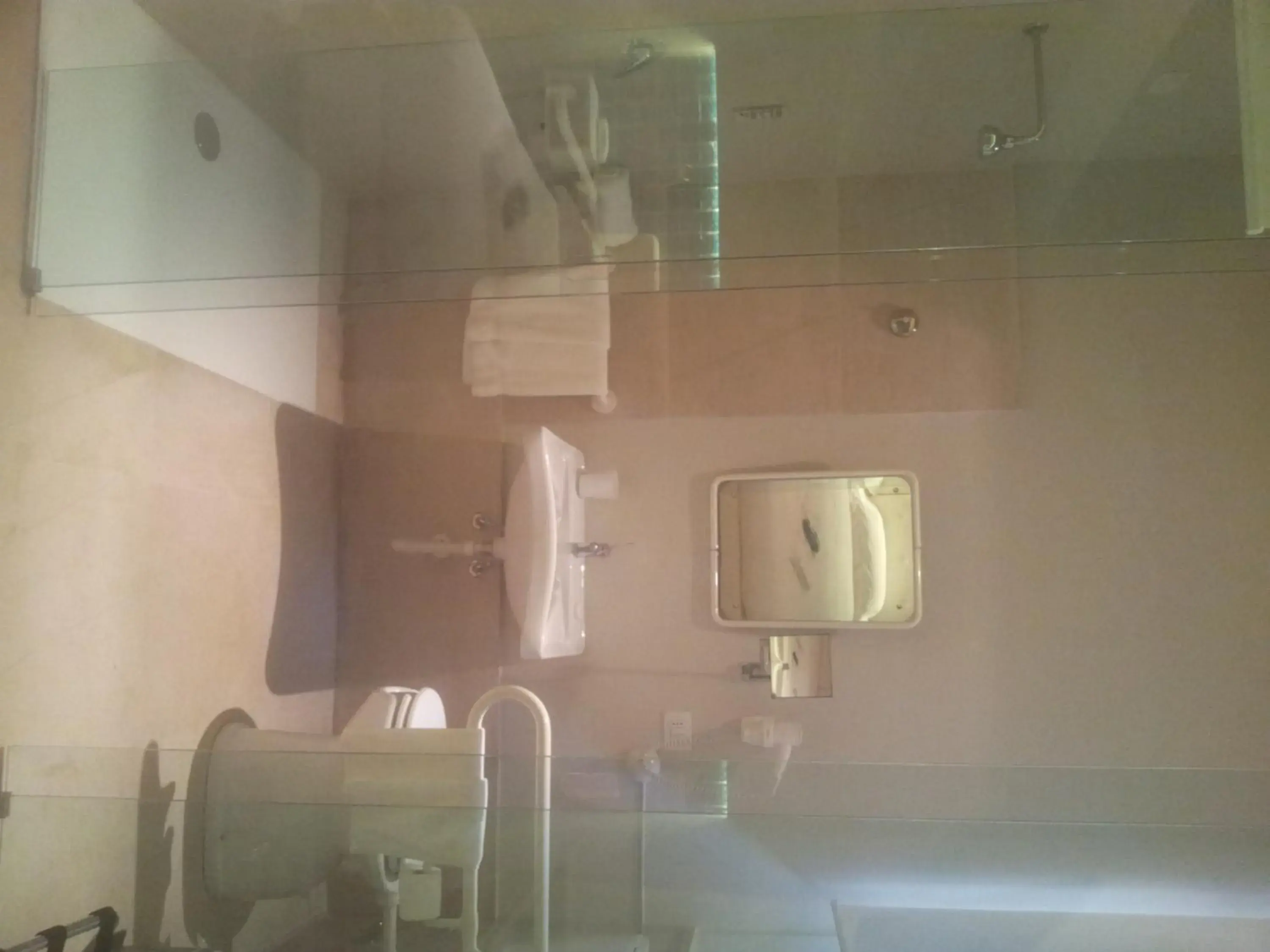 Shower, Bathroom in Porta del Tocco Design Rooms