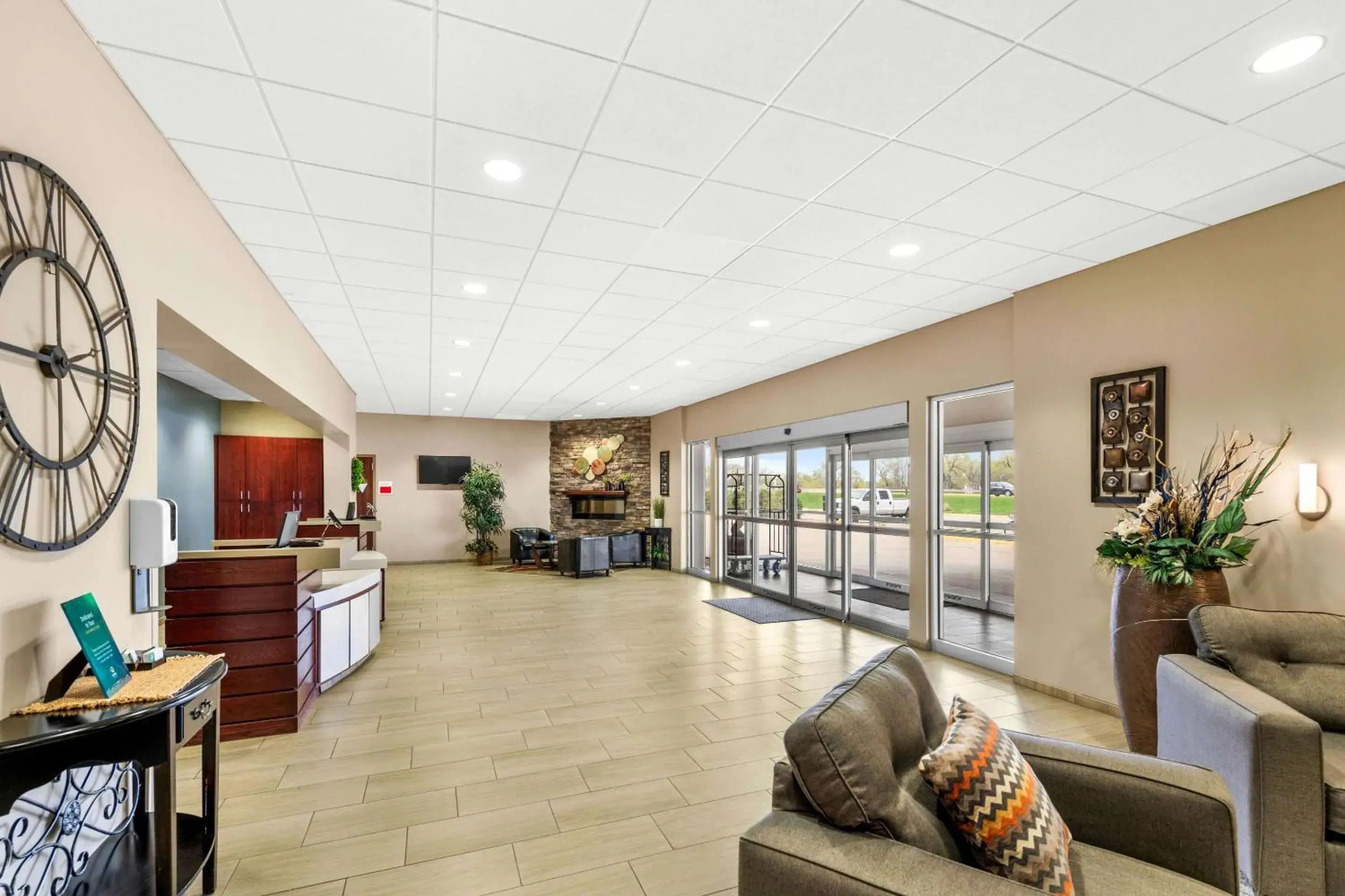 Lobby or reception in Ramada by Wyndham Columbus Hotel & Conference Center Lobby or reception in Ramada by Wyndham Columbus Hotel & Conference Center