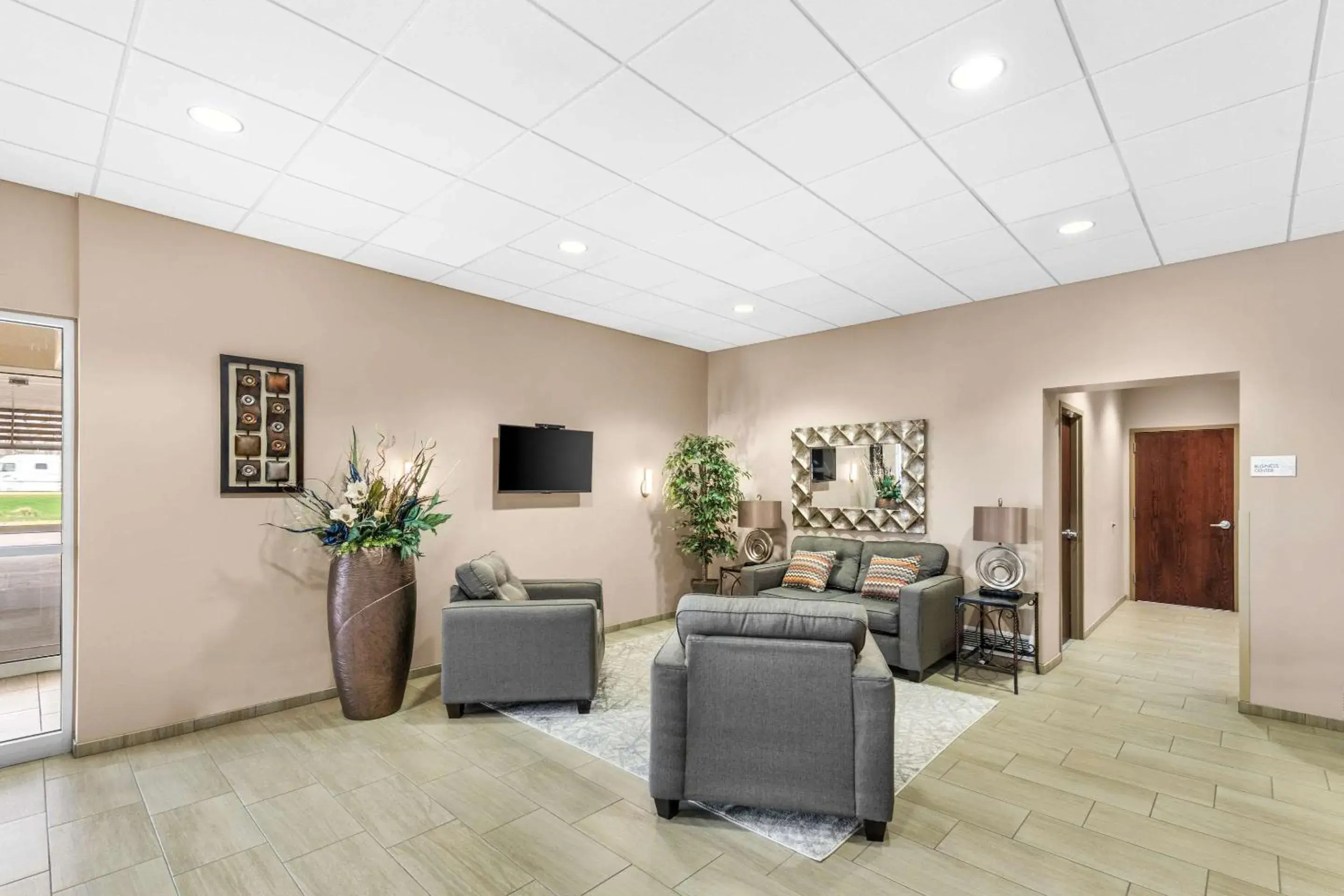 Lobby or reception in Ramada by Wyndham Columbus Hotel & Conference Center Lobby or reception in Ramada by Wyndham Columbus Hotel & Conference Center