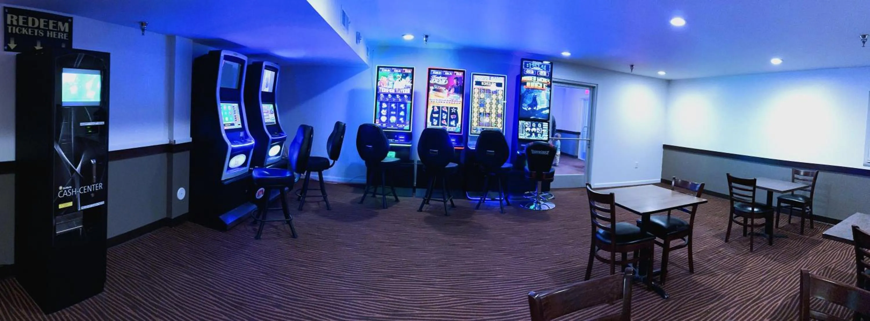 Game Room in Ramada by Wyndham Columbus Hotel & Conference Center