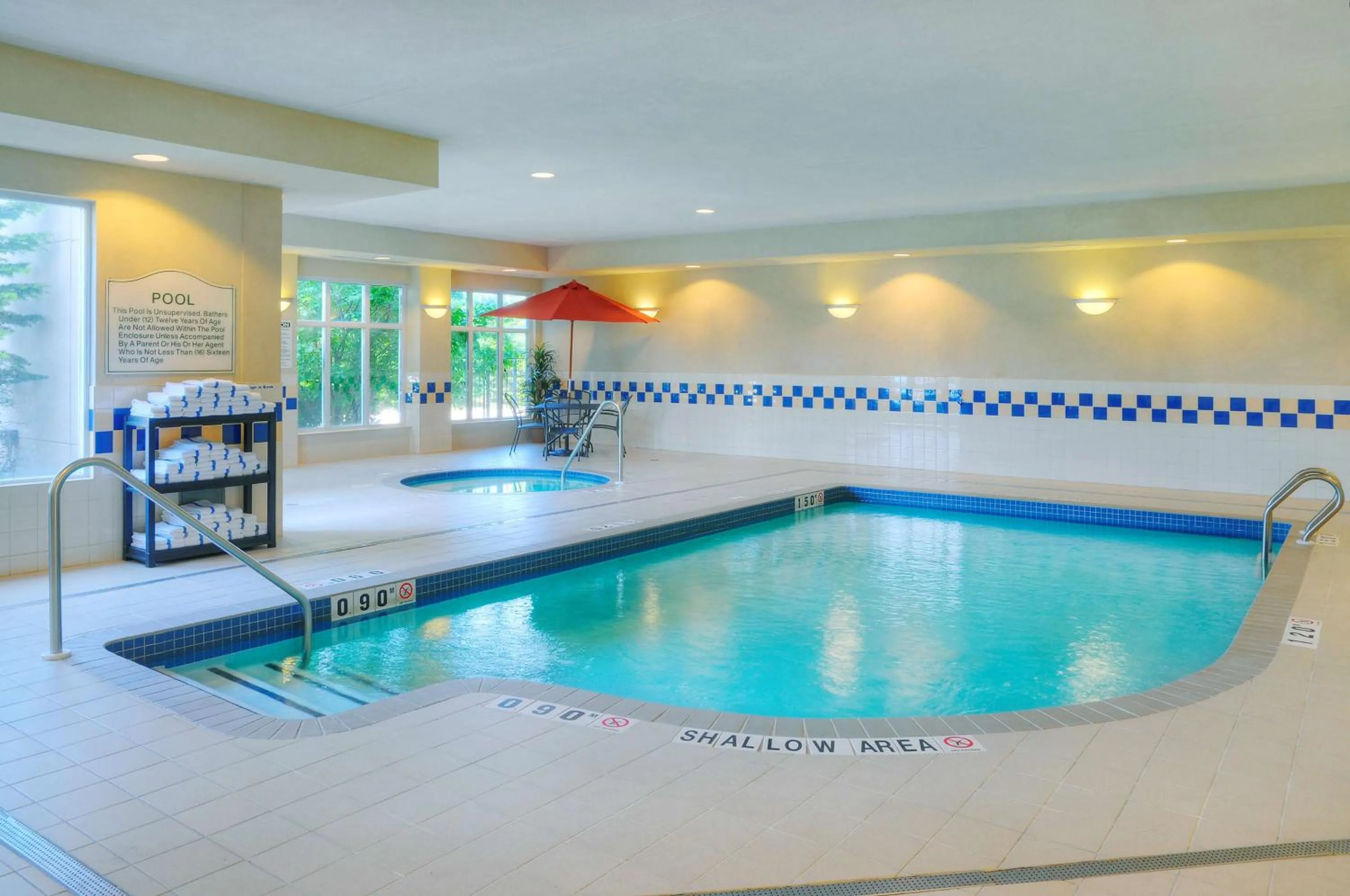 Pool view in Hilton Garden Inn Toronto/Burlington