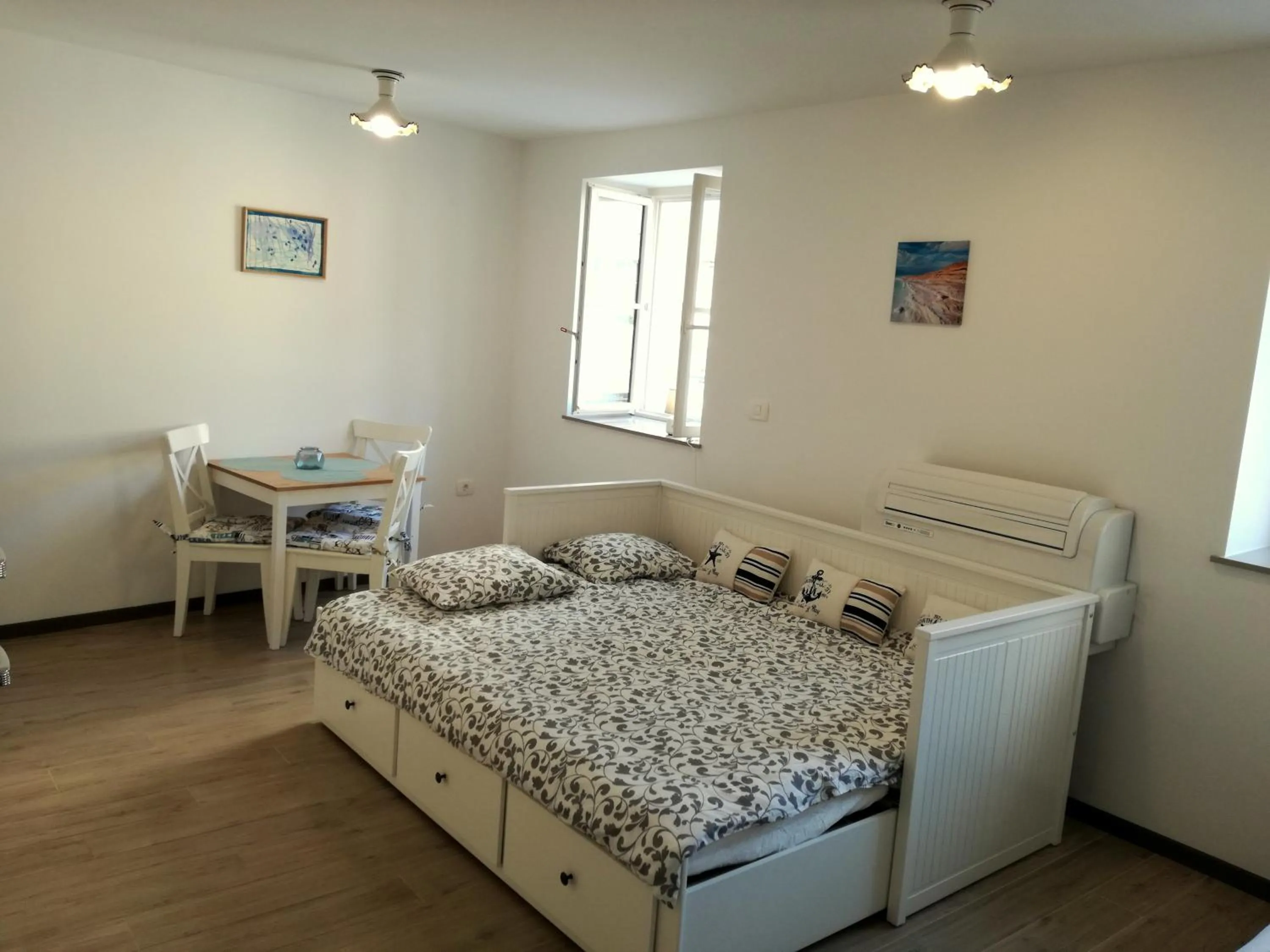 Bed in Apartment Lunaja