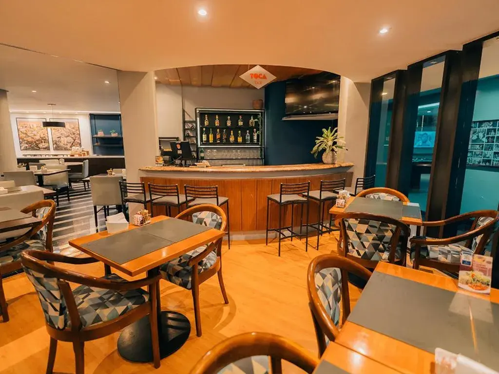 Lounge or bar in Hotel Serrano Lounge or bar in Hotel Serrano