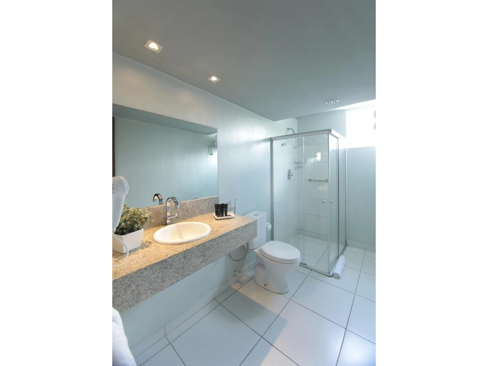 Bathroom in Hotel Serrano