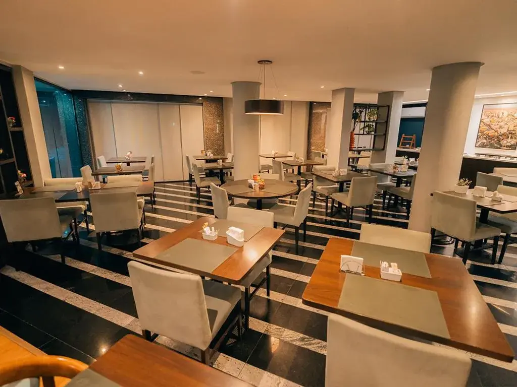 Restaurant/places to eat in Hotel Serrano Restaurant/places to eat in Hotel Serrano