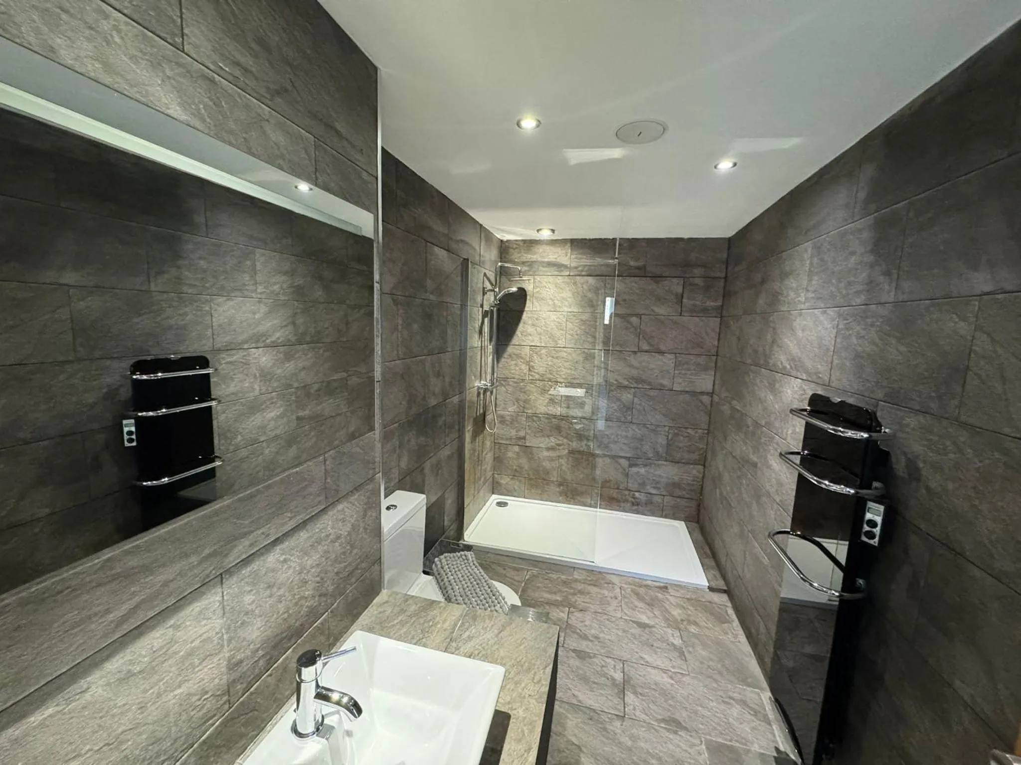 Bathroom in Castle House Holiday Home