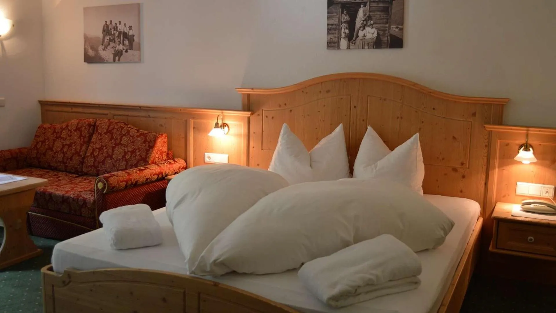 Bedroom, Bed in Hotel Trenker