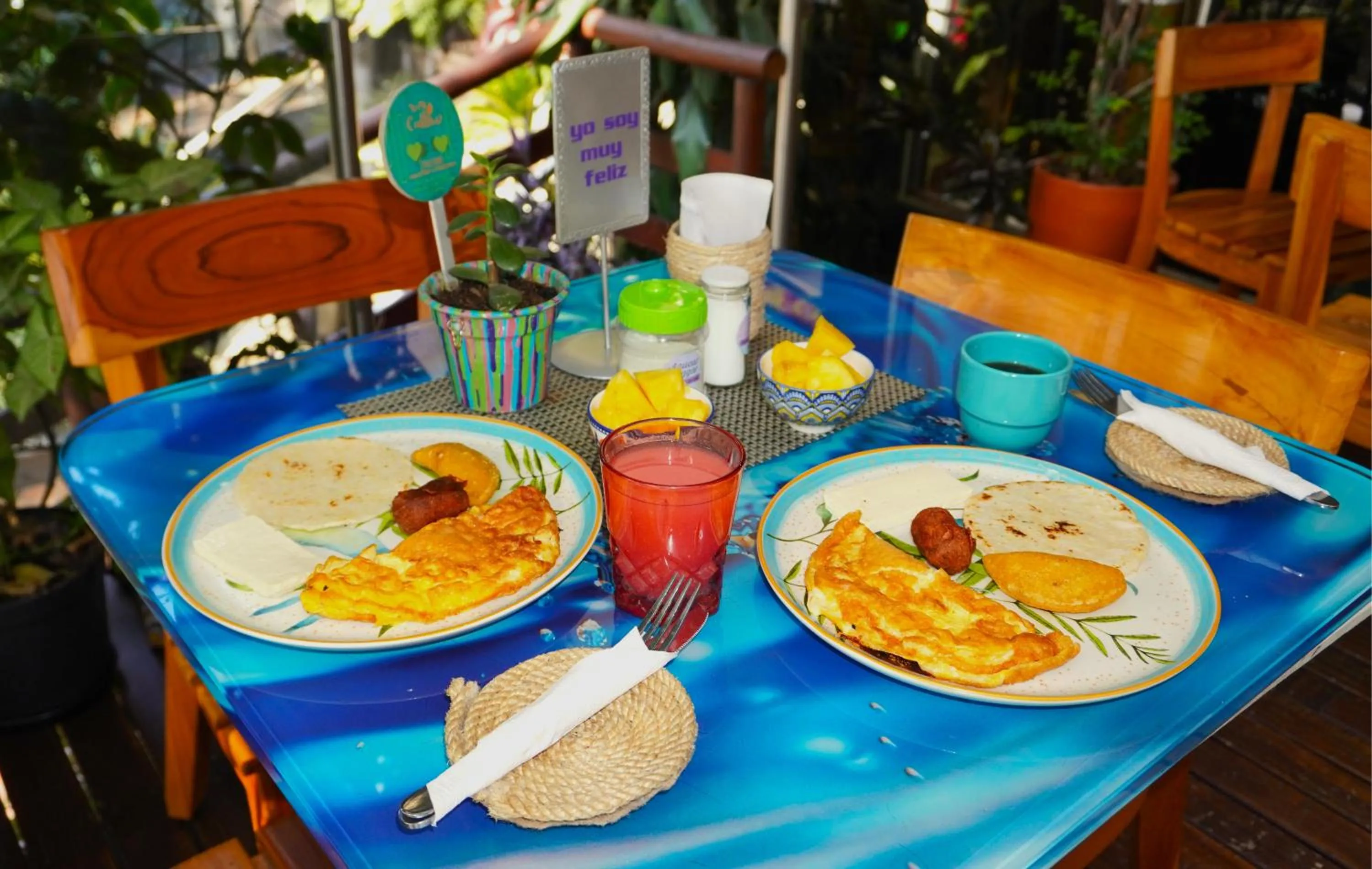 Restaurant/places to eat in Hotel Bolivariana Plaza Medellin