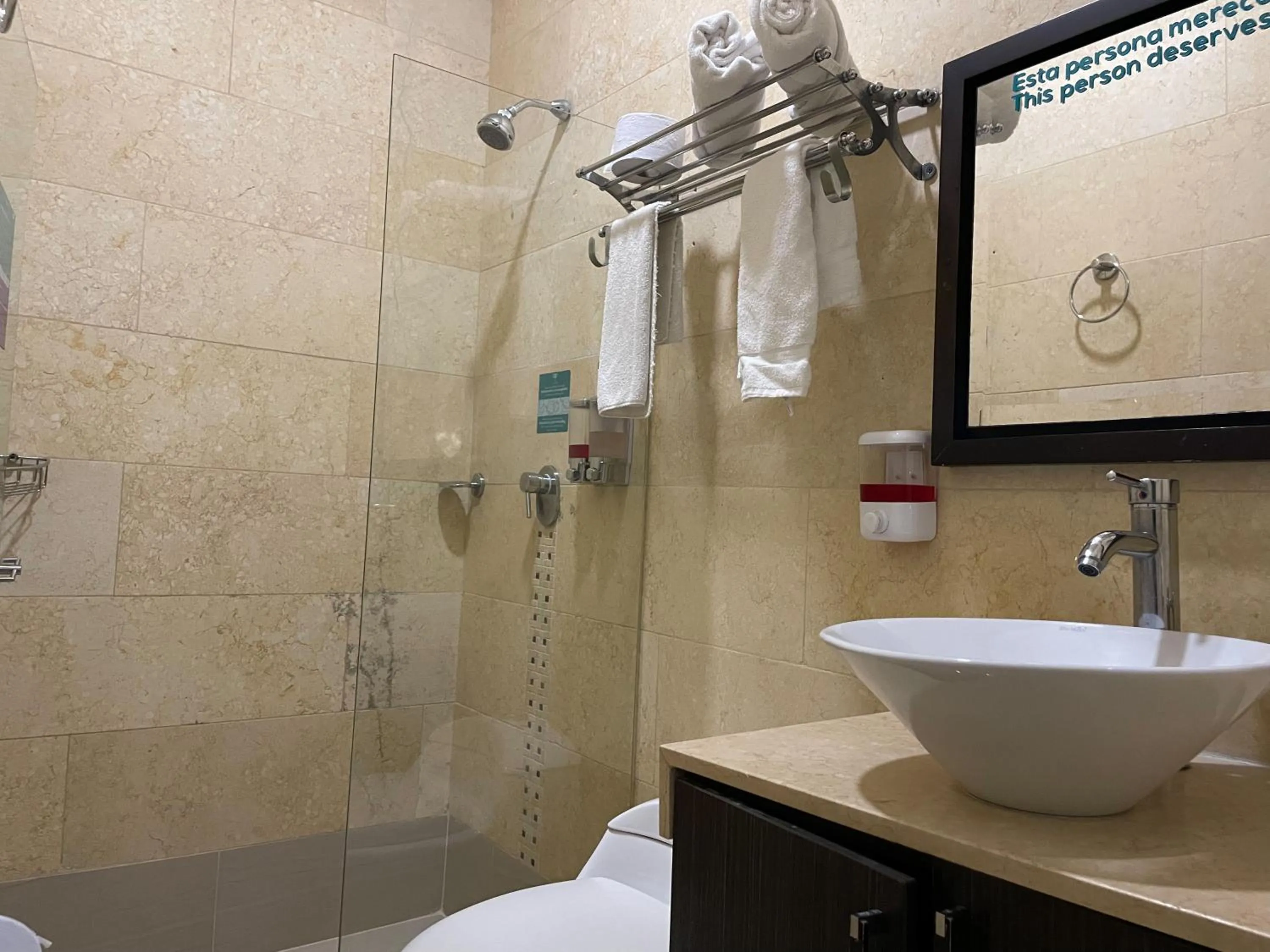 Bathroom in Hotel Bolivariana Plaza Medellin