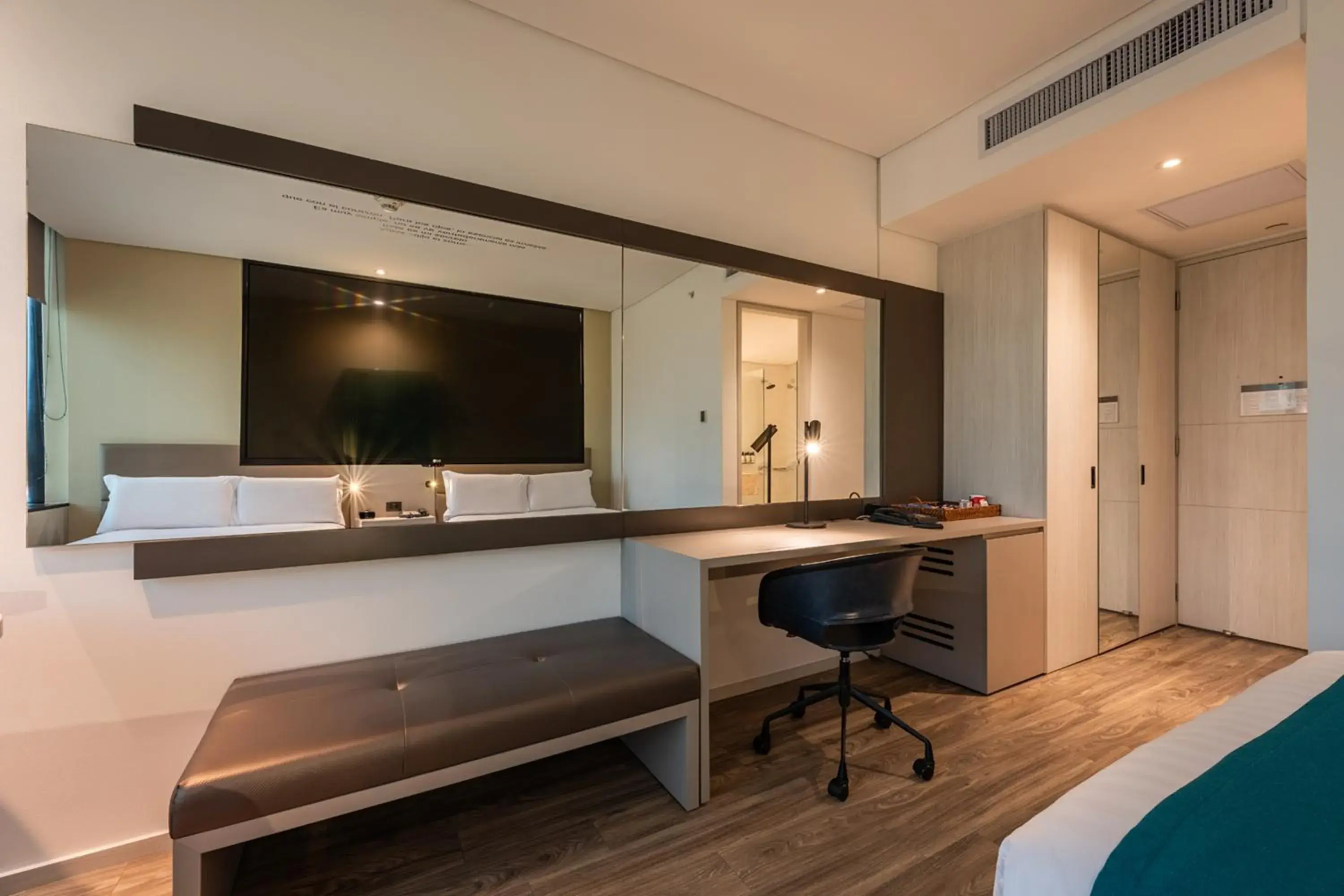 TV and multimedia, Bed in Hotel Estelar Square TV and multimedia, Bed in Hotel Estelar Square