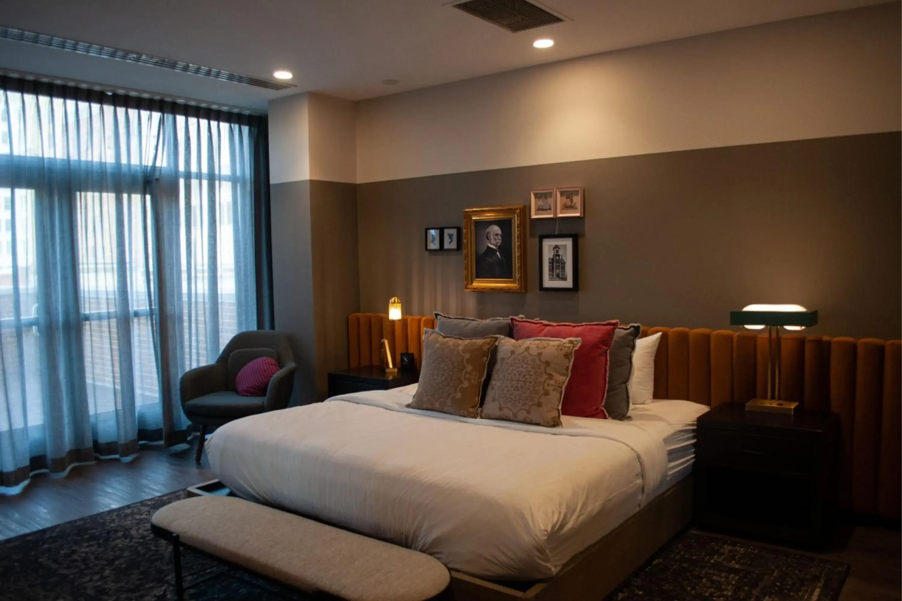 Bedroom, Bed in Cyrus Hotel, Topeka, a Tribute Portfolio Hotel Bedroom, Bed in Cyrus Hotel, Topeka, a Tribute Portfolio Hotel