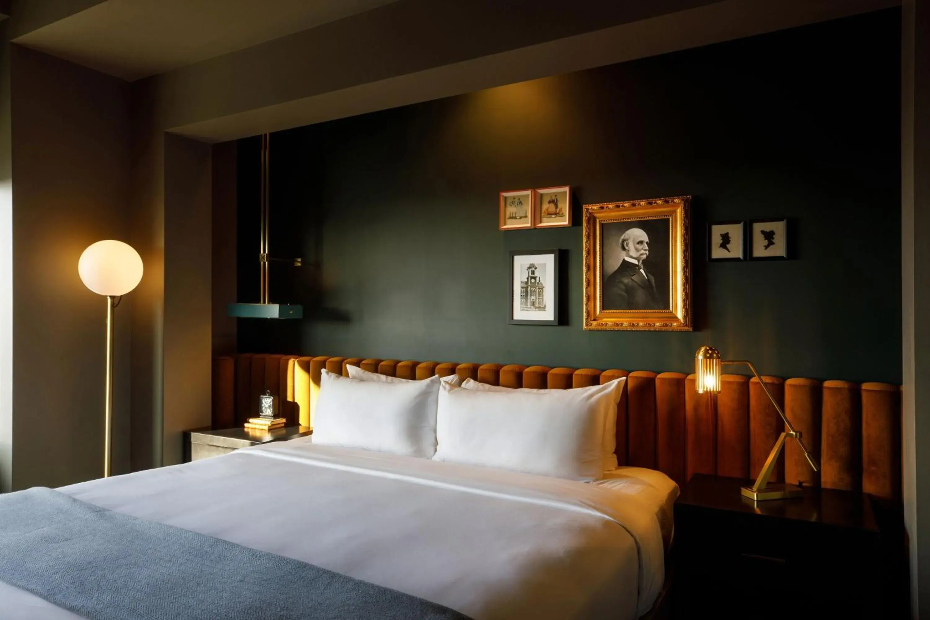 Photo of the whole room, Bed in Cyrus Hotel, Topeka, a Tribute Portfolio Hotel Photo of the whole room, Bed in Cyrus Hotel, Topeka, a Tribute Portfolio Hotel