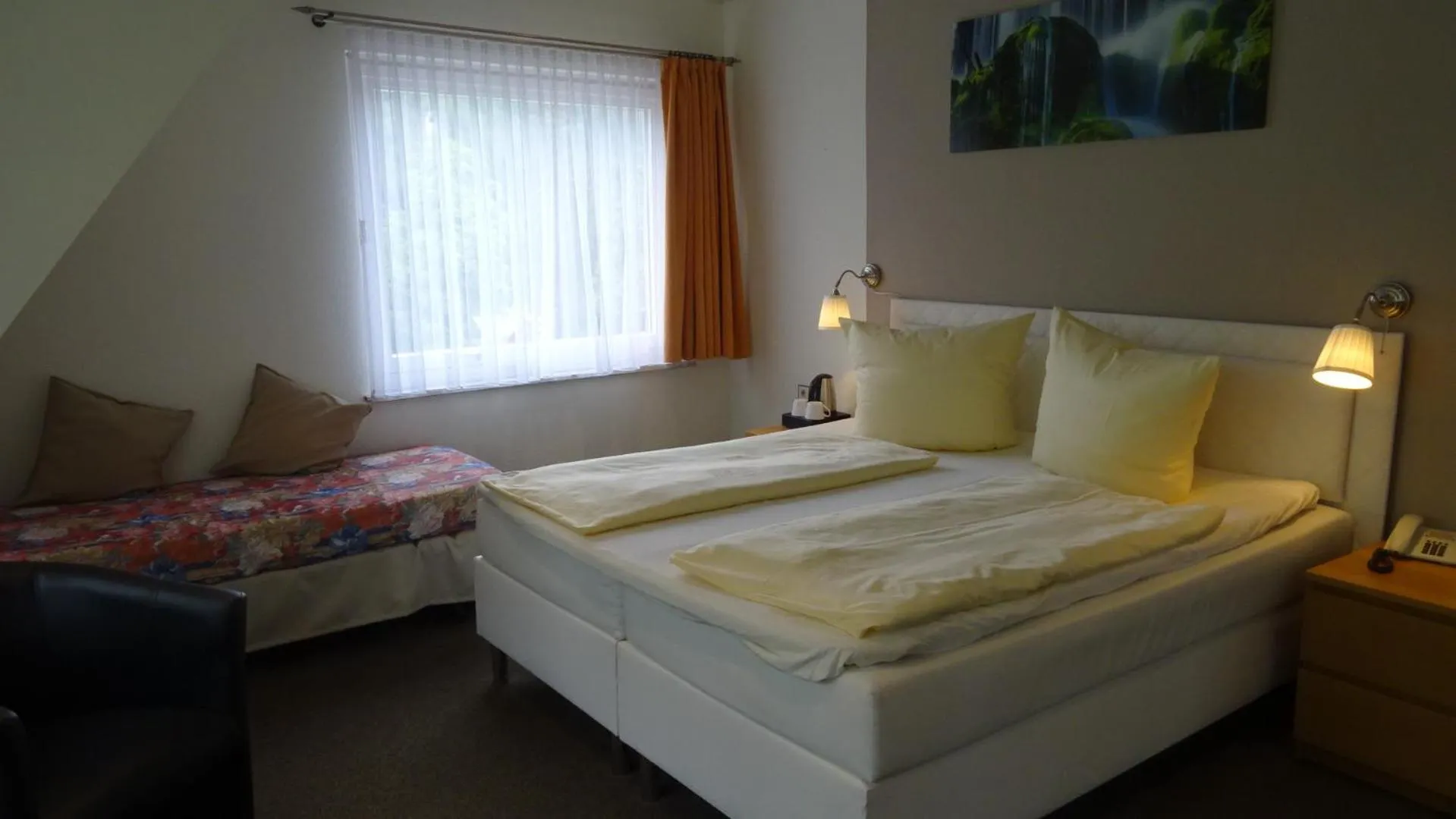 Photo of the whole room, Bed in Hotel Restaurant Ketterer am Kurgarten