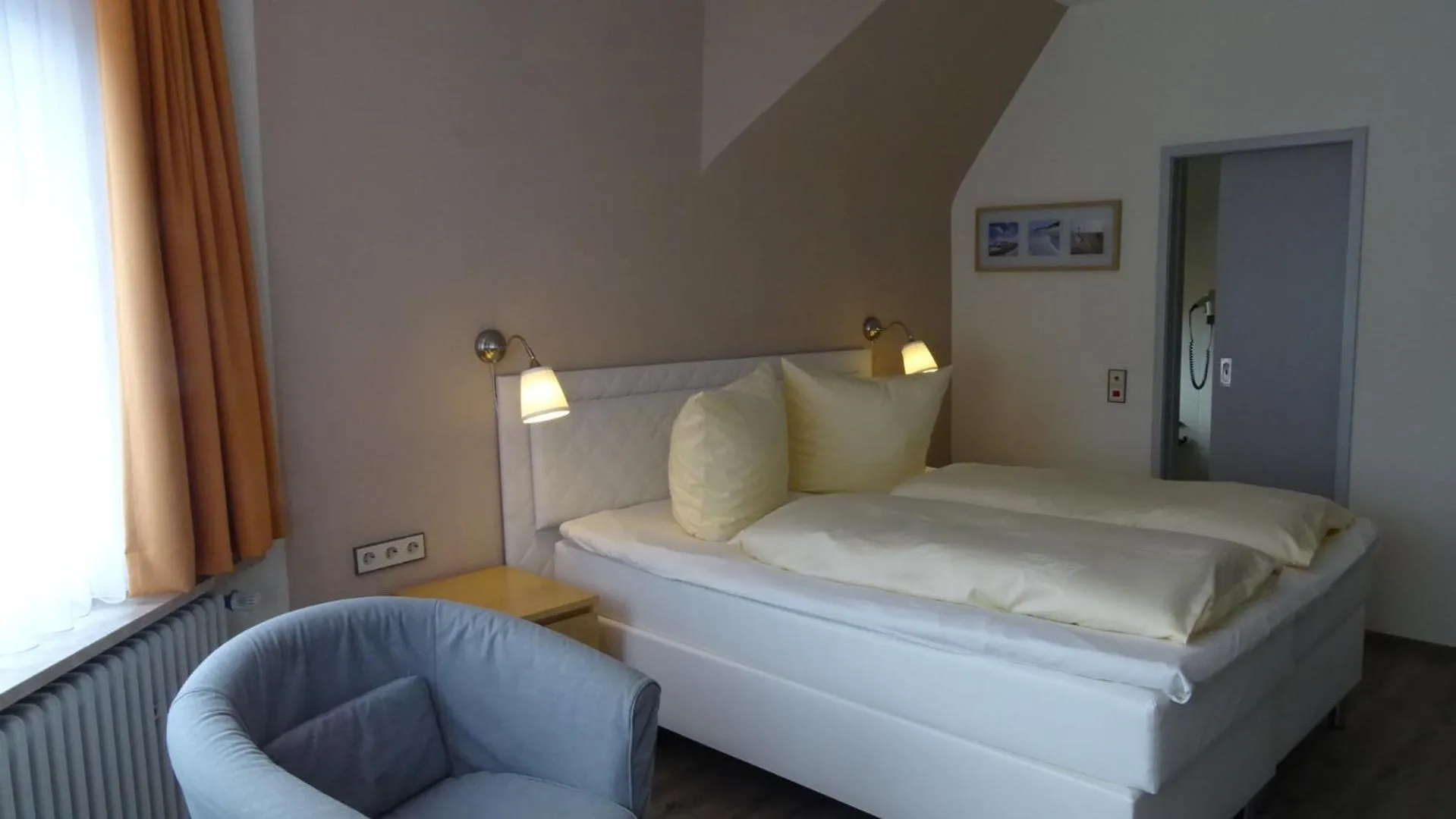 Photo of the whole room, Bed in Hotel Restaurant Ketterer am Kurgarten