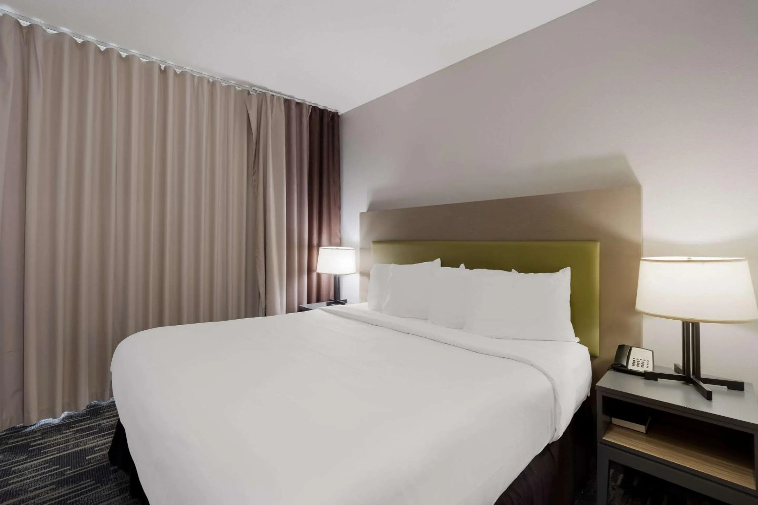 Bedroom, Bed in Country Inn & Suites by Radisson, Augusta at I-20, GA