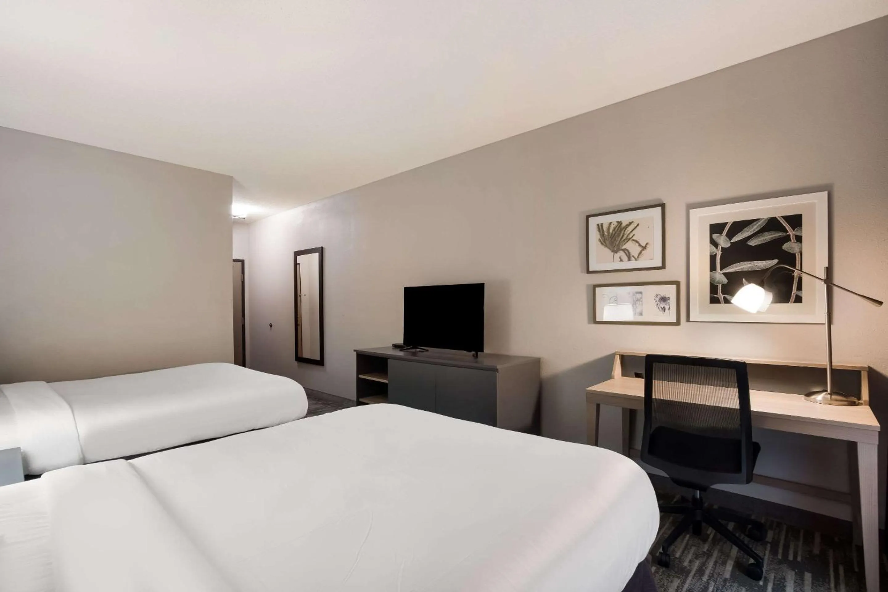 Bedroom, Bed in Country Inn & Suites by Radisson, Augusta at I-20, GA