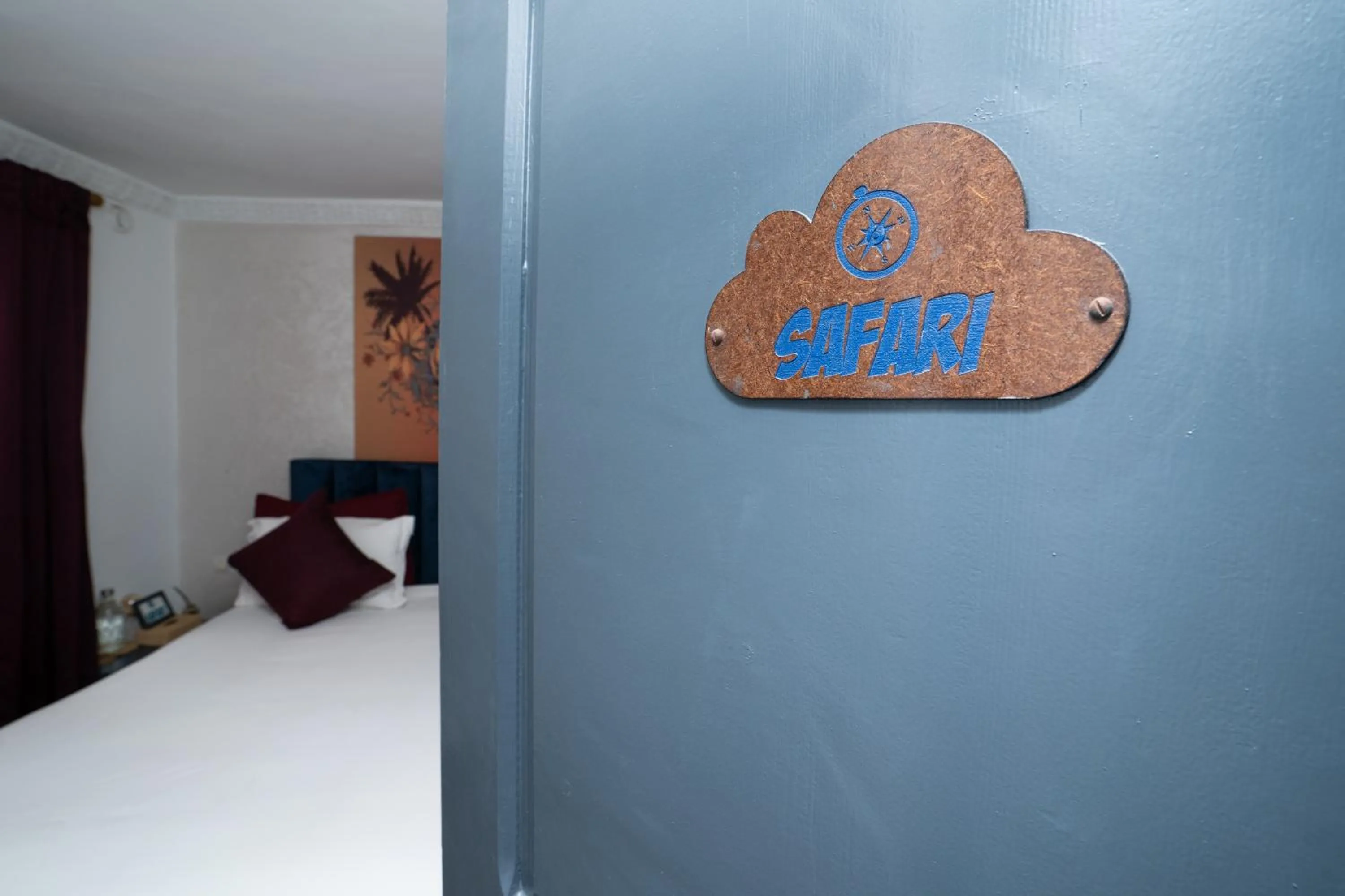 Bed in Tweets Hotel