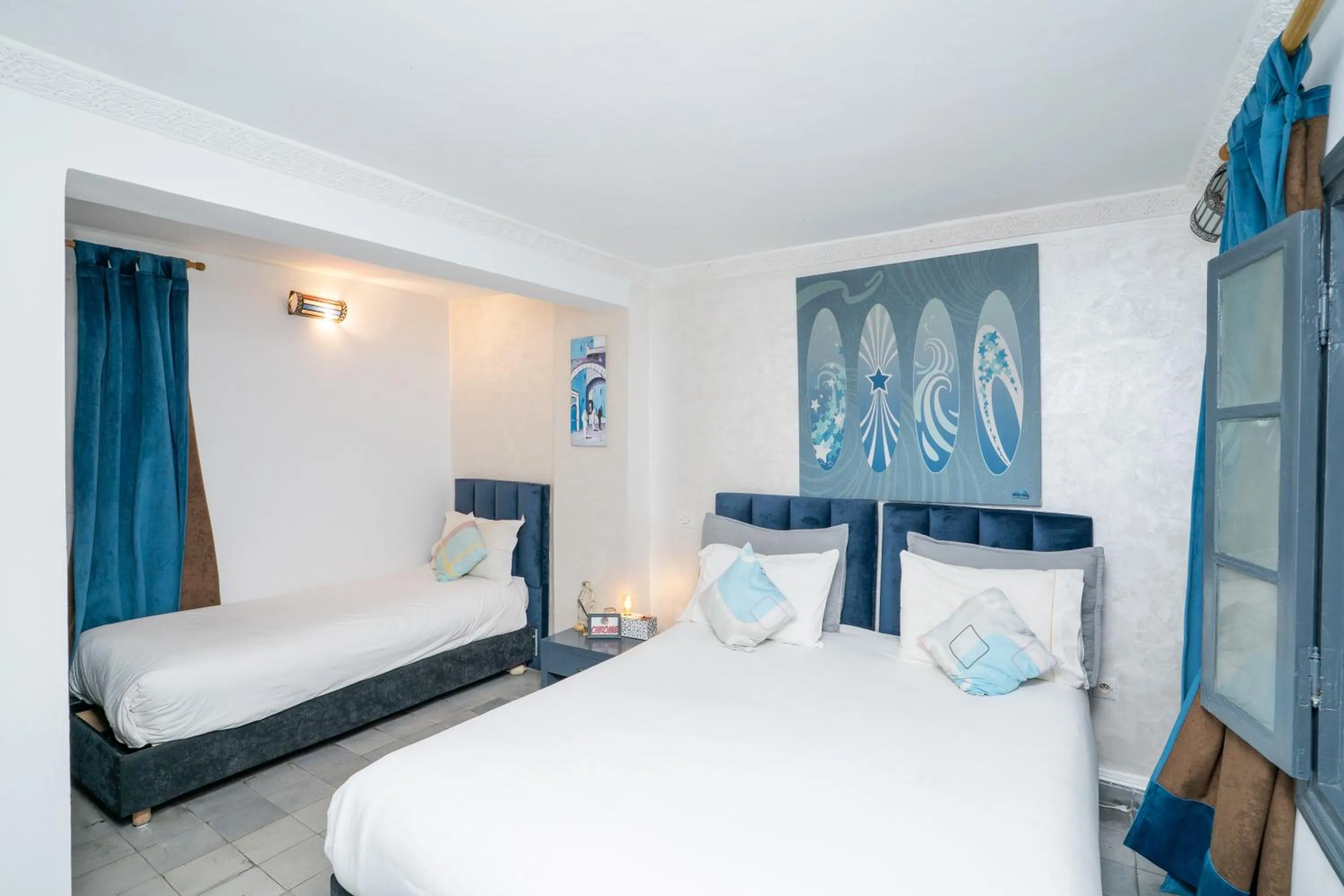 Bed in Tweets Hotel